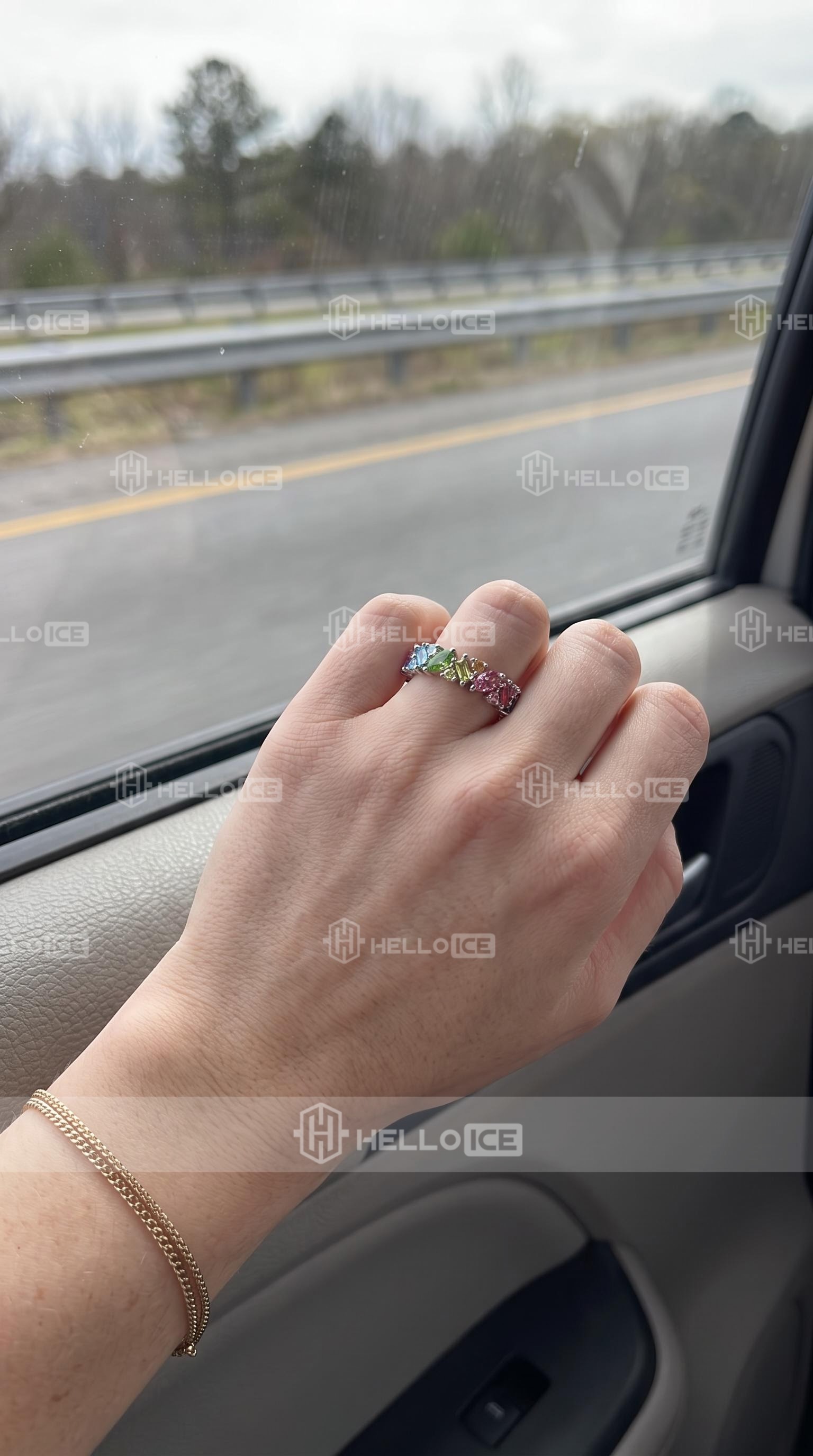 Helloice Review Image