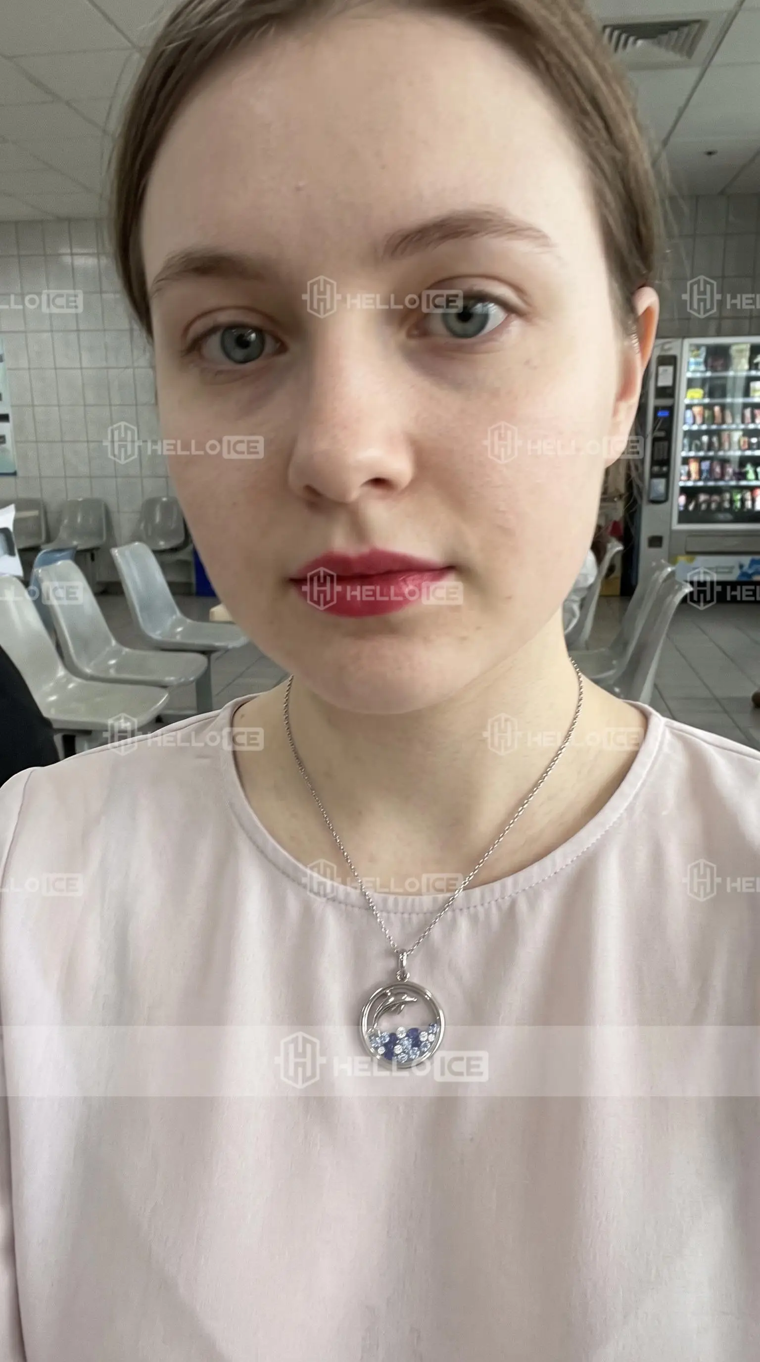 Helloice Review Image