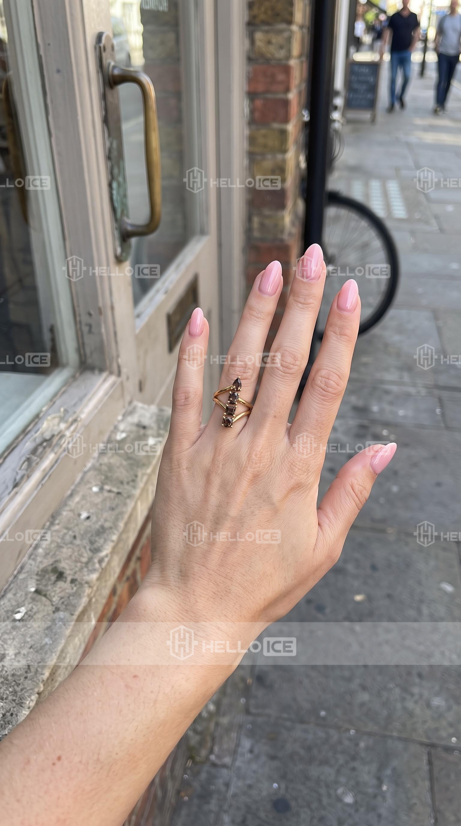 Helloice Review Image