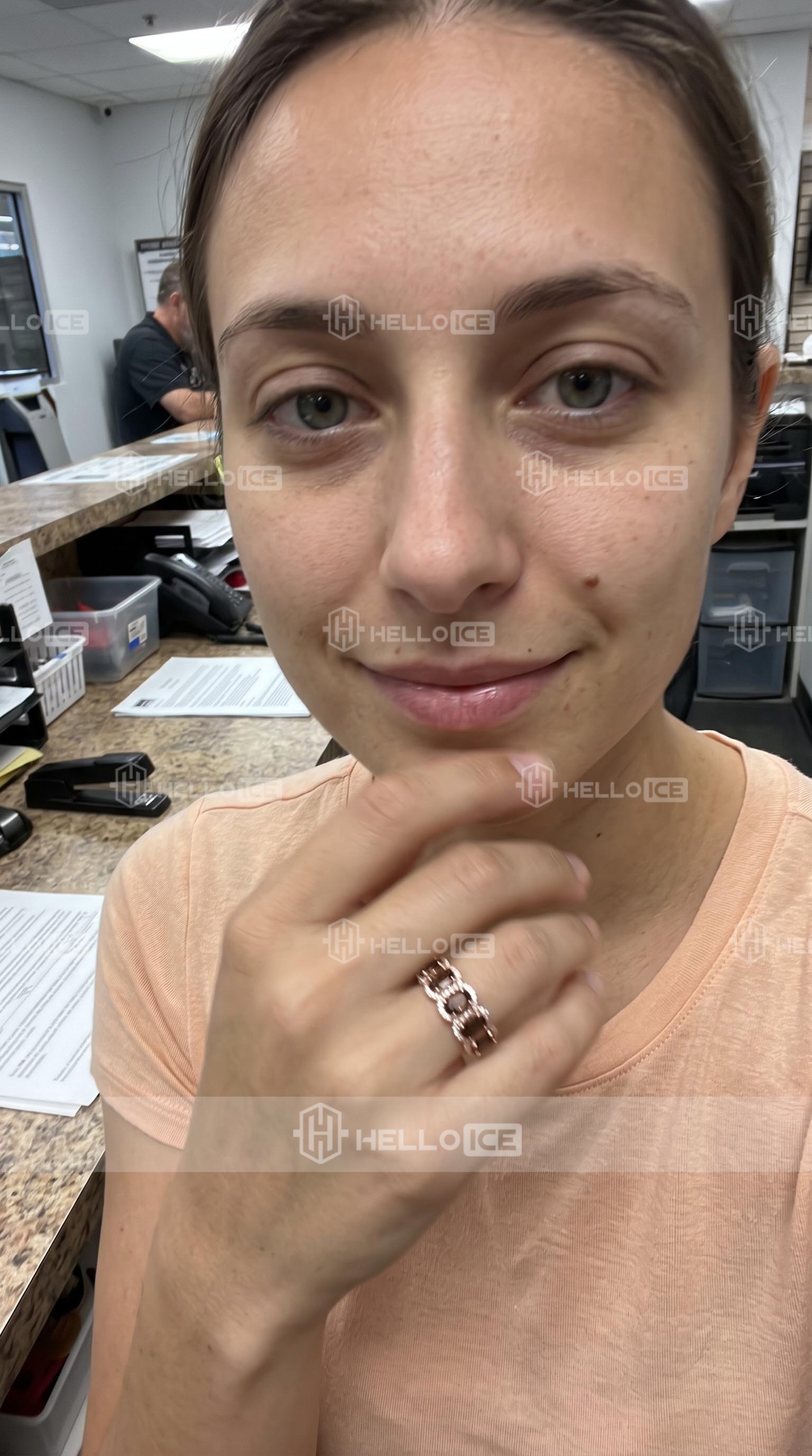 Helloice Review Image