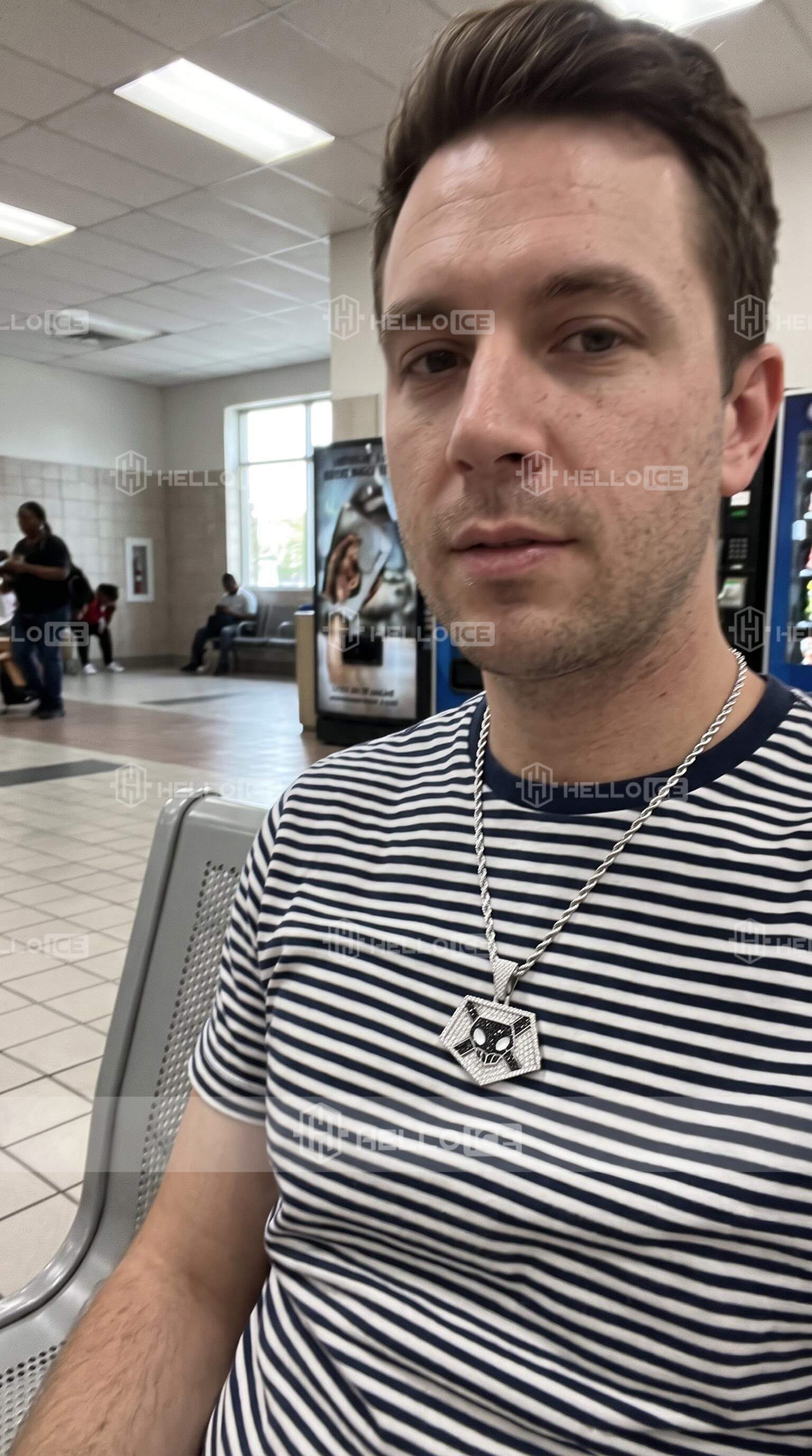 Helloice Review Image