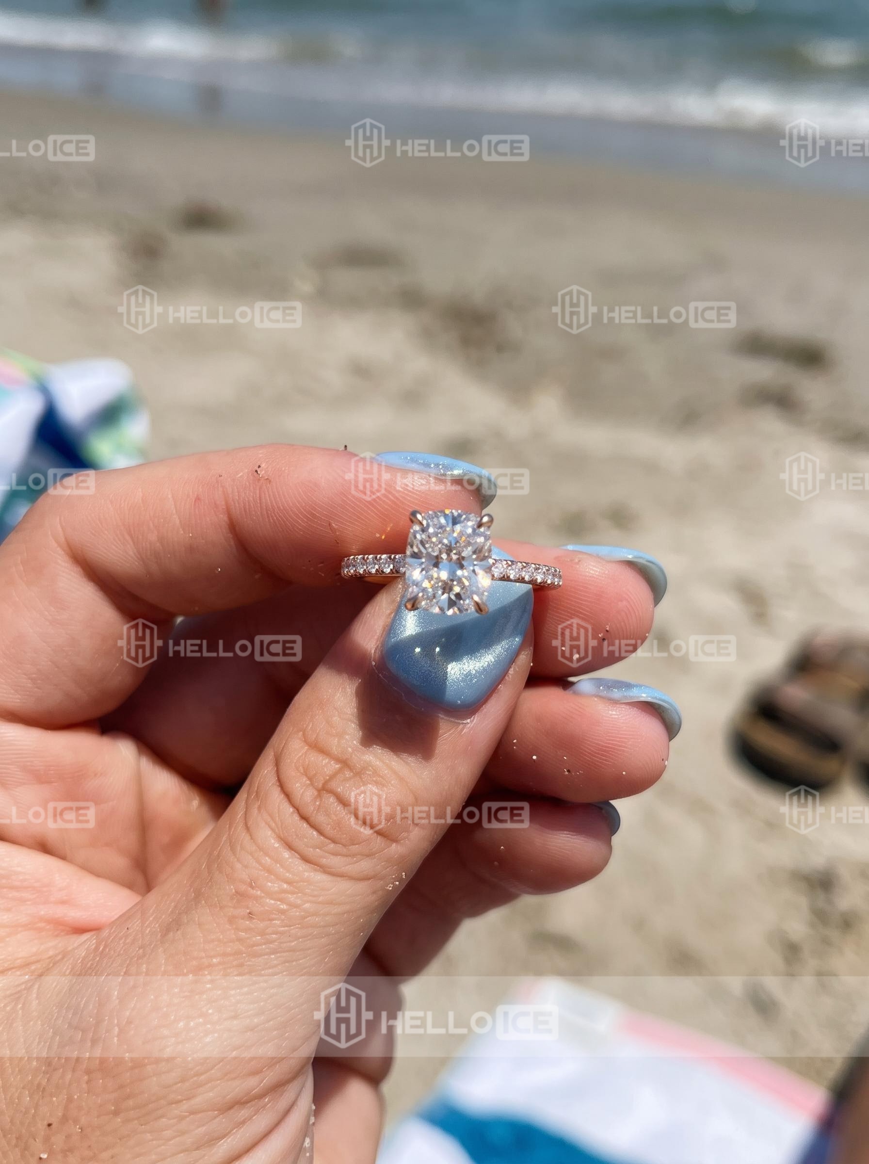 Helloice Review Image