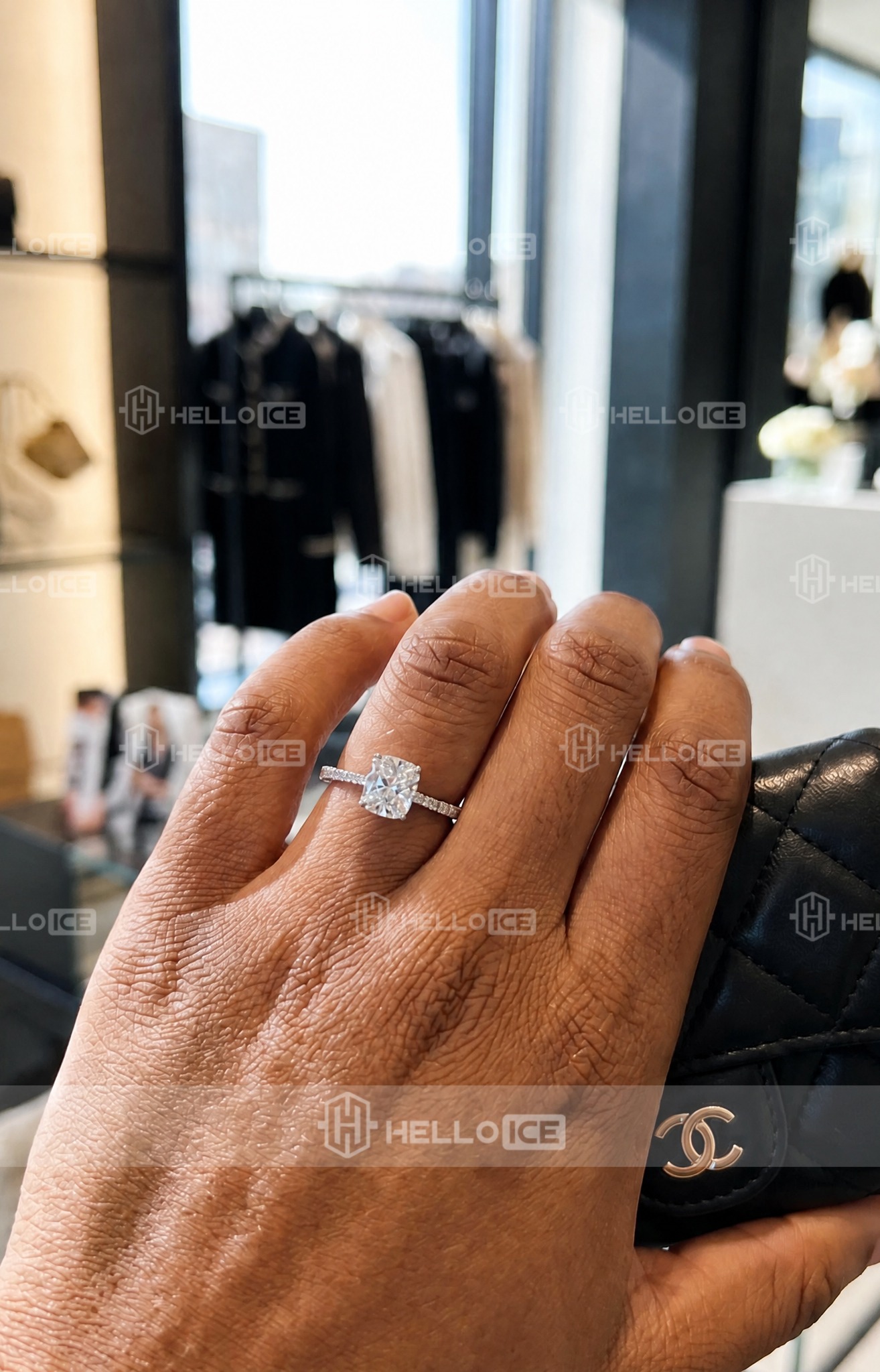 Helloice Review Image