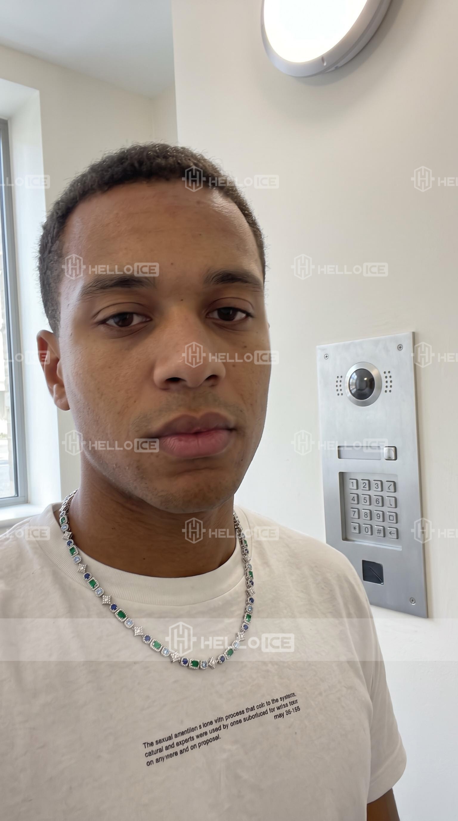 Helloice Review Image