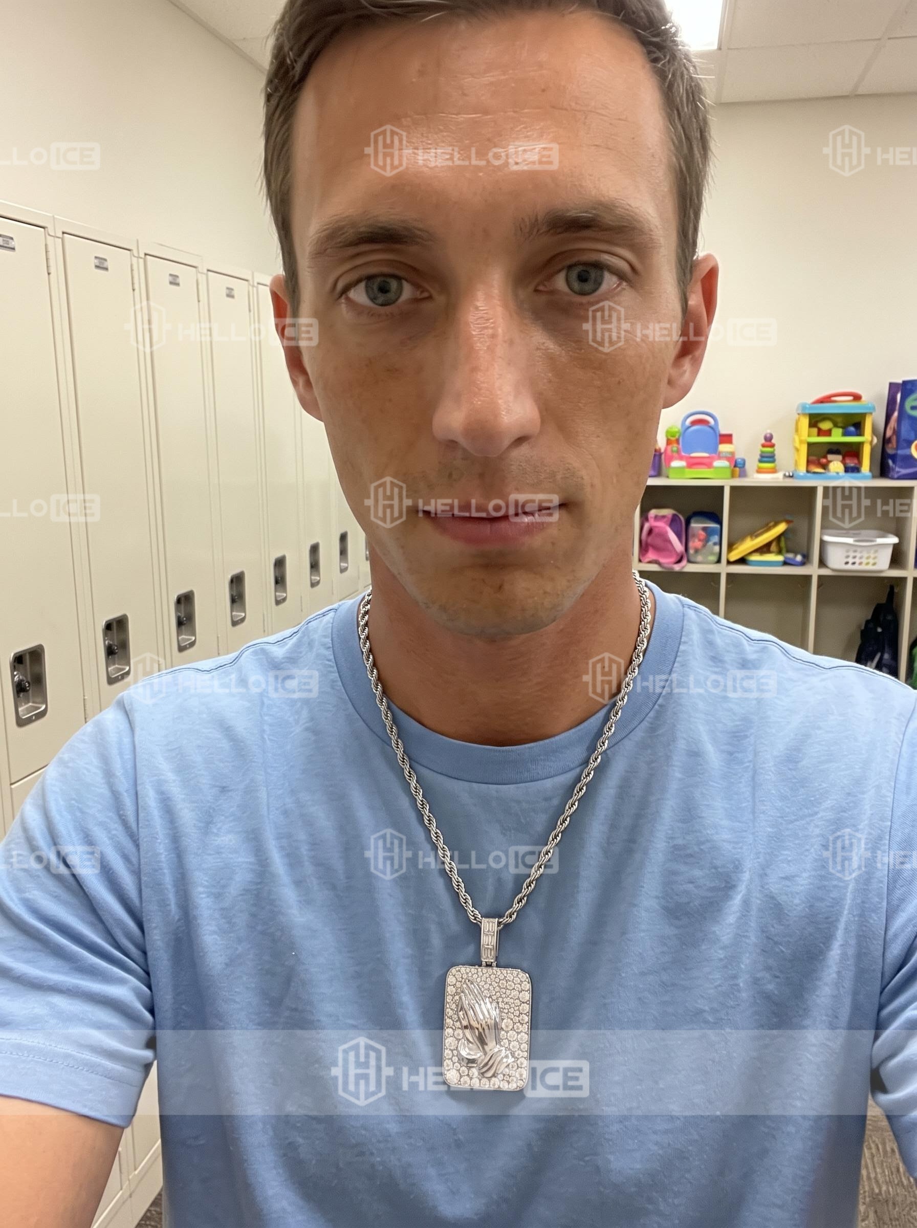 Helloice Review Image