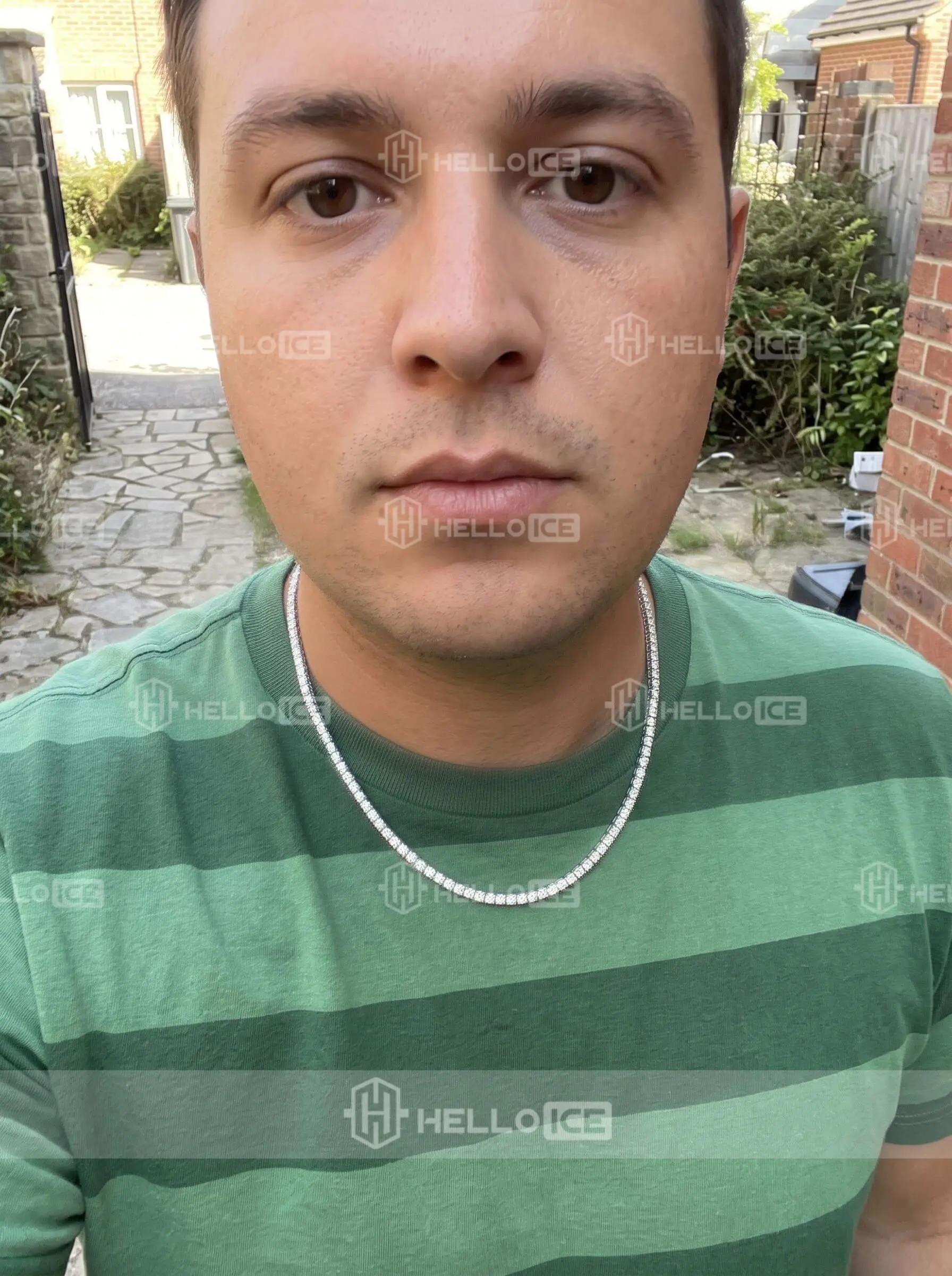 Helloice Review Image