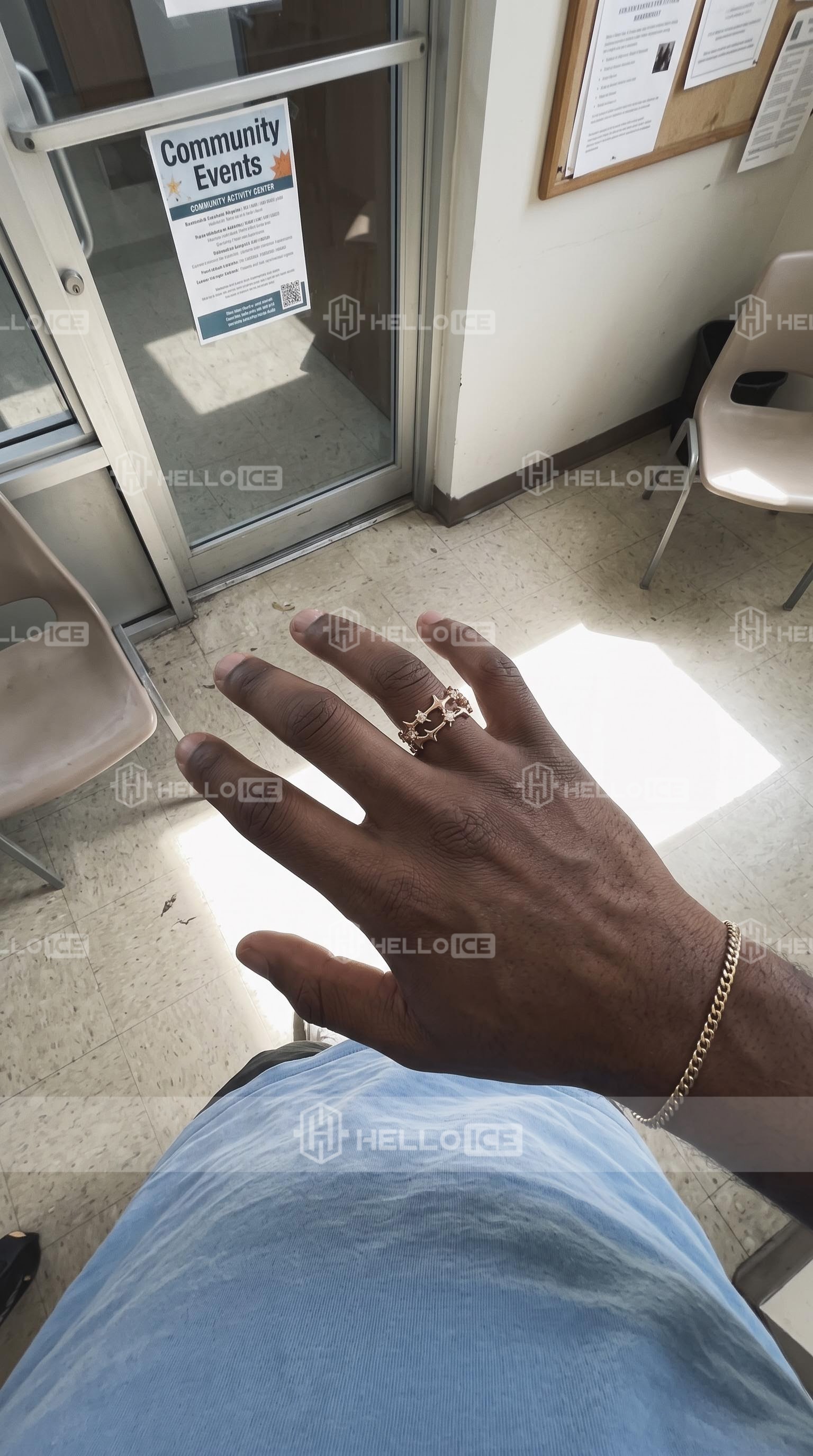 Helloice Review Image