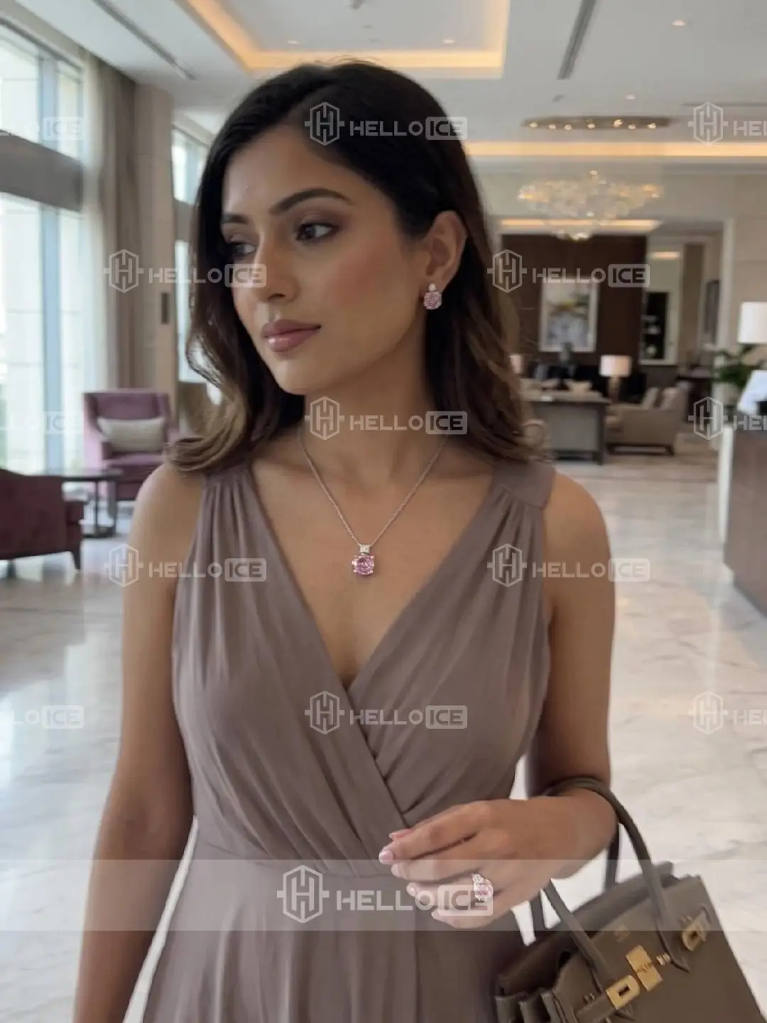 Helloice Review Image