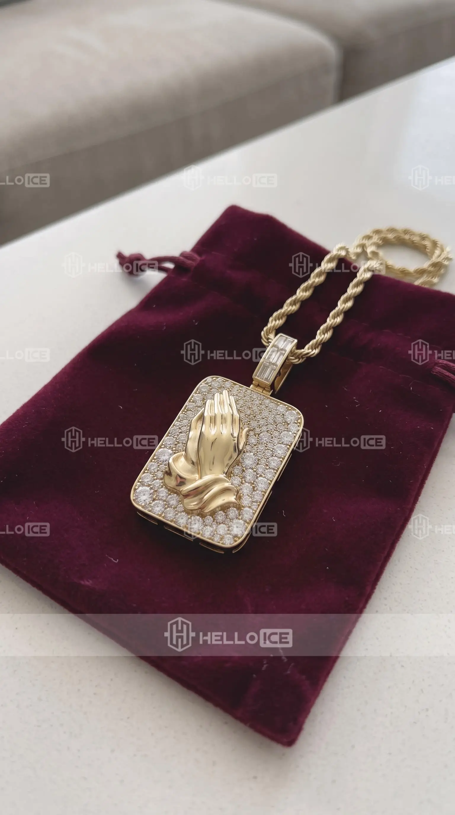 Helloice Review Image