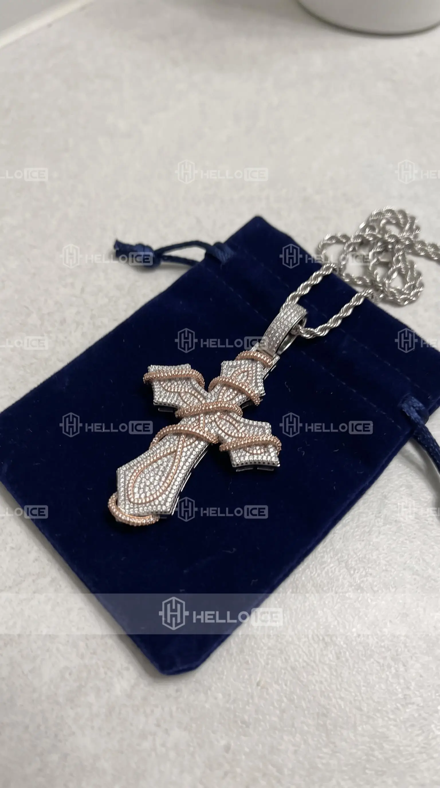 Helloice Review Image