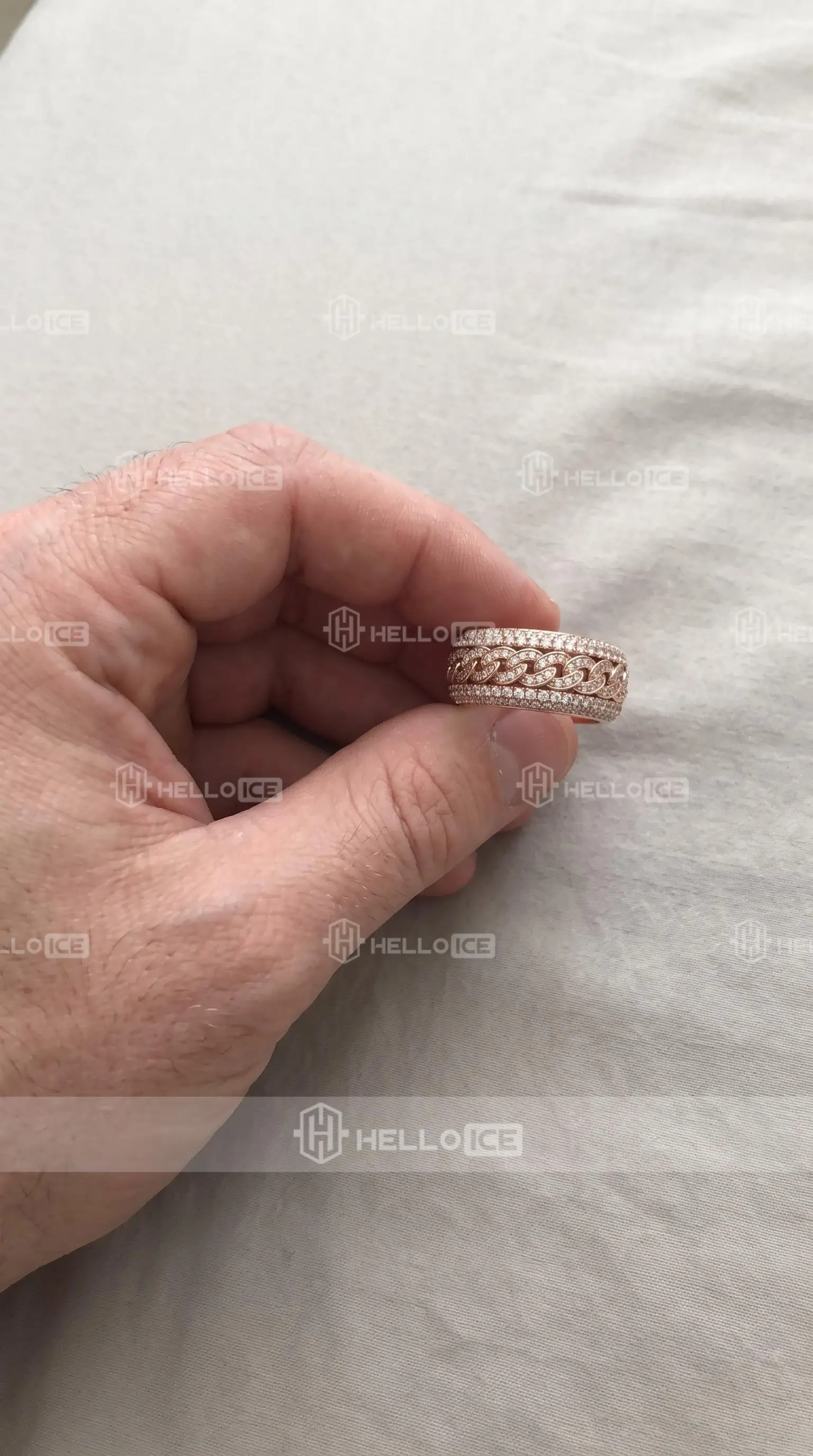 Helloice Review Image