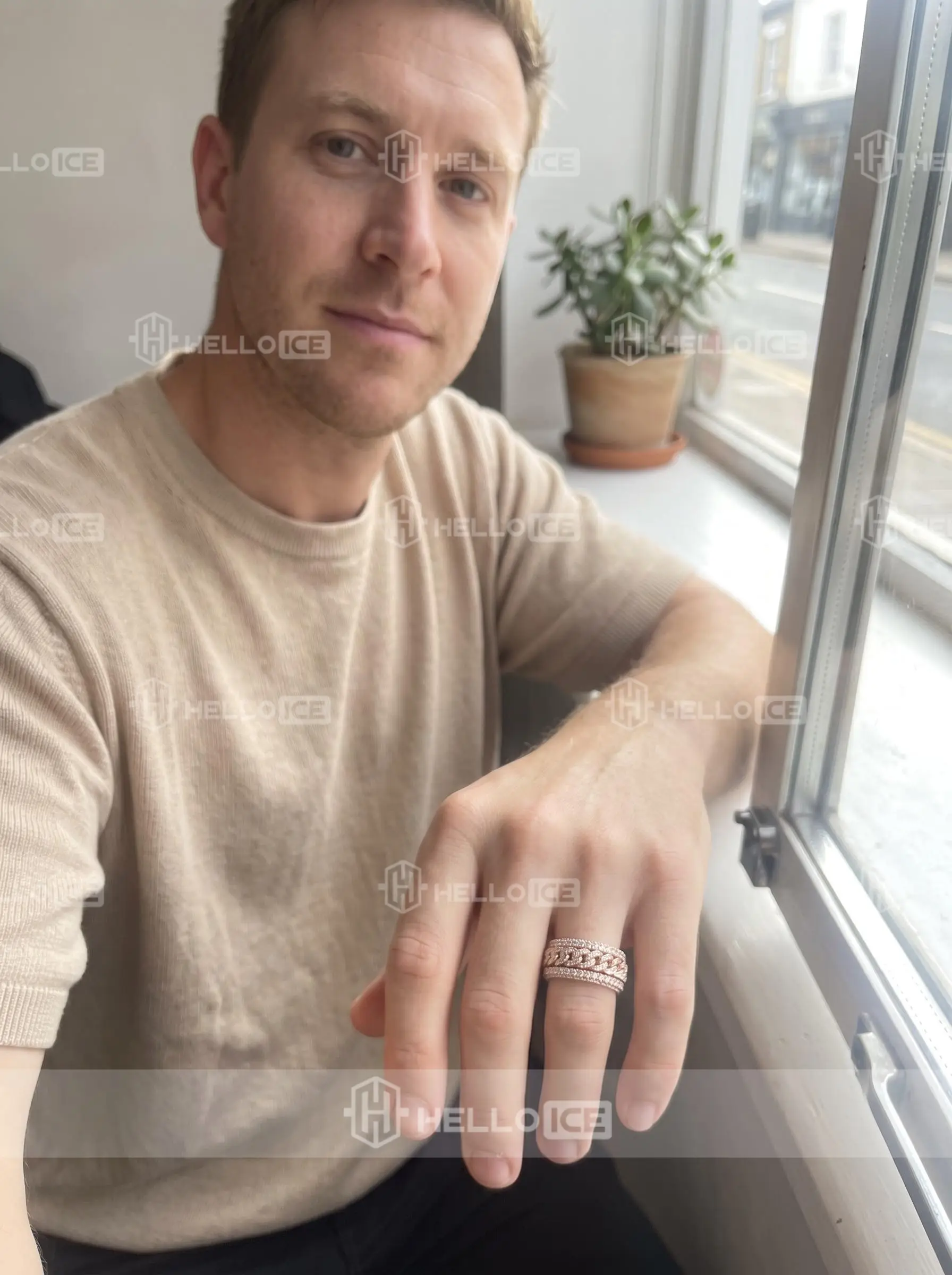 Helloice Review Image