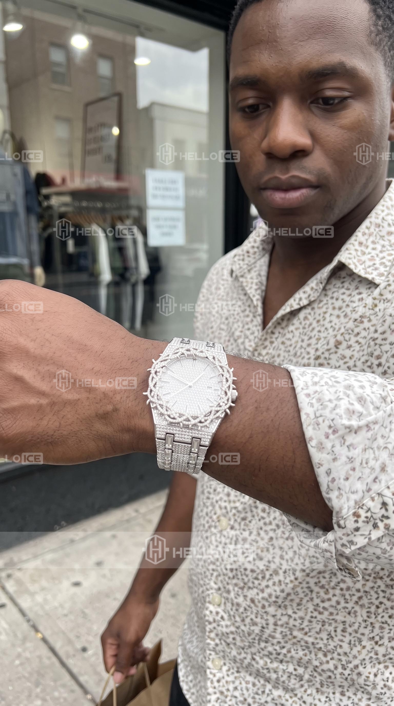 Helloice Review Image