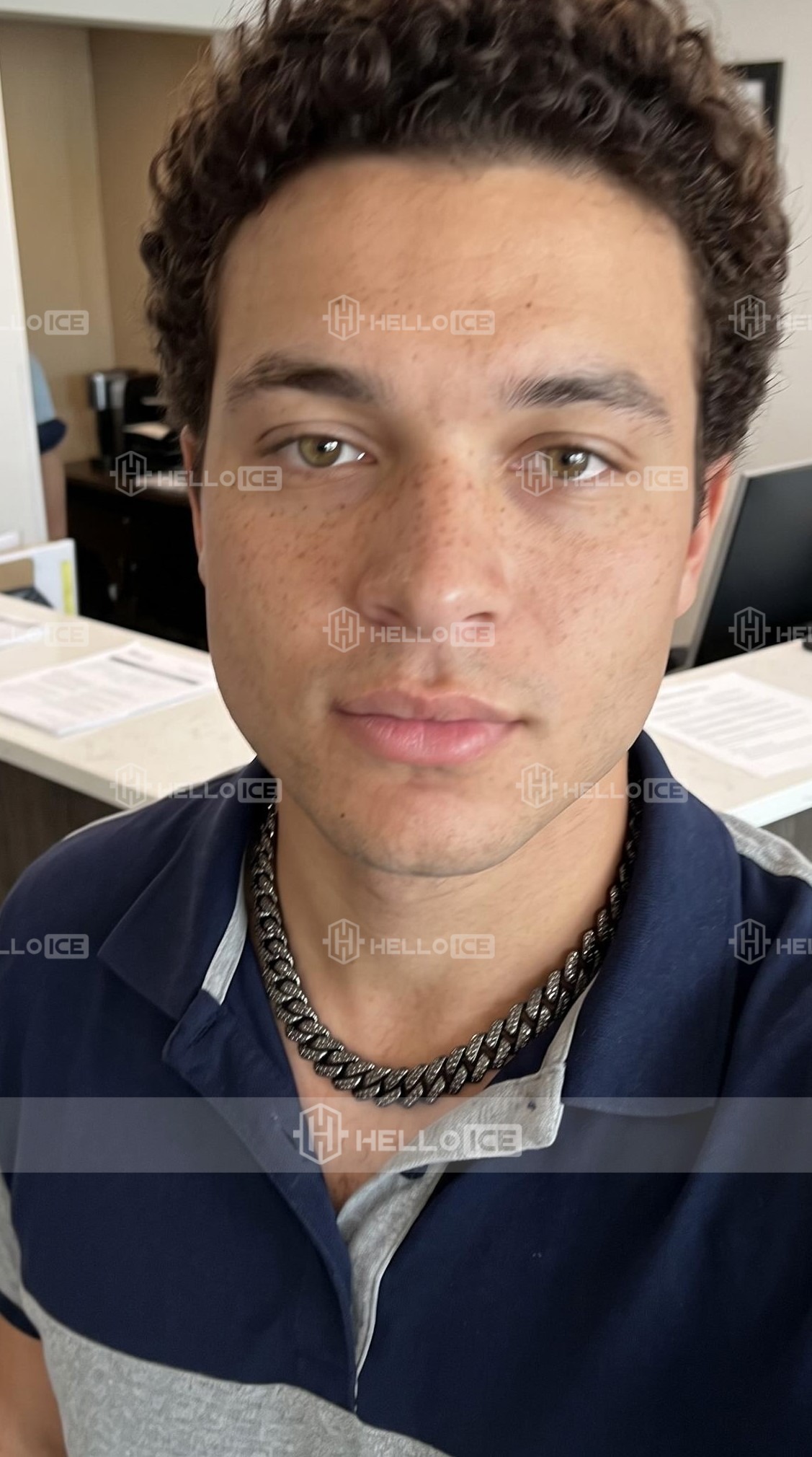 Helloice Review Image