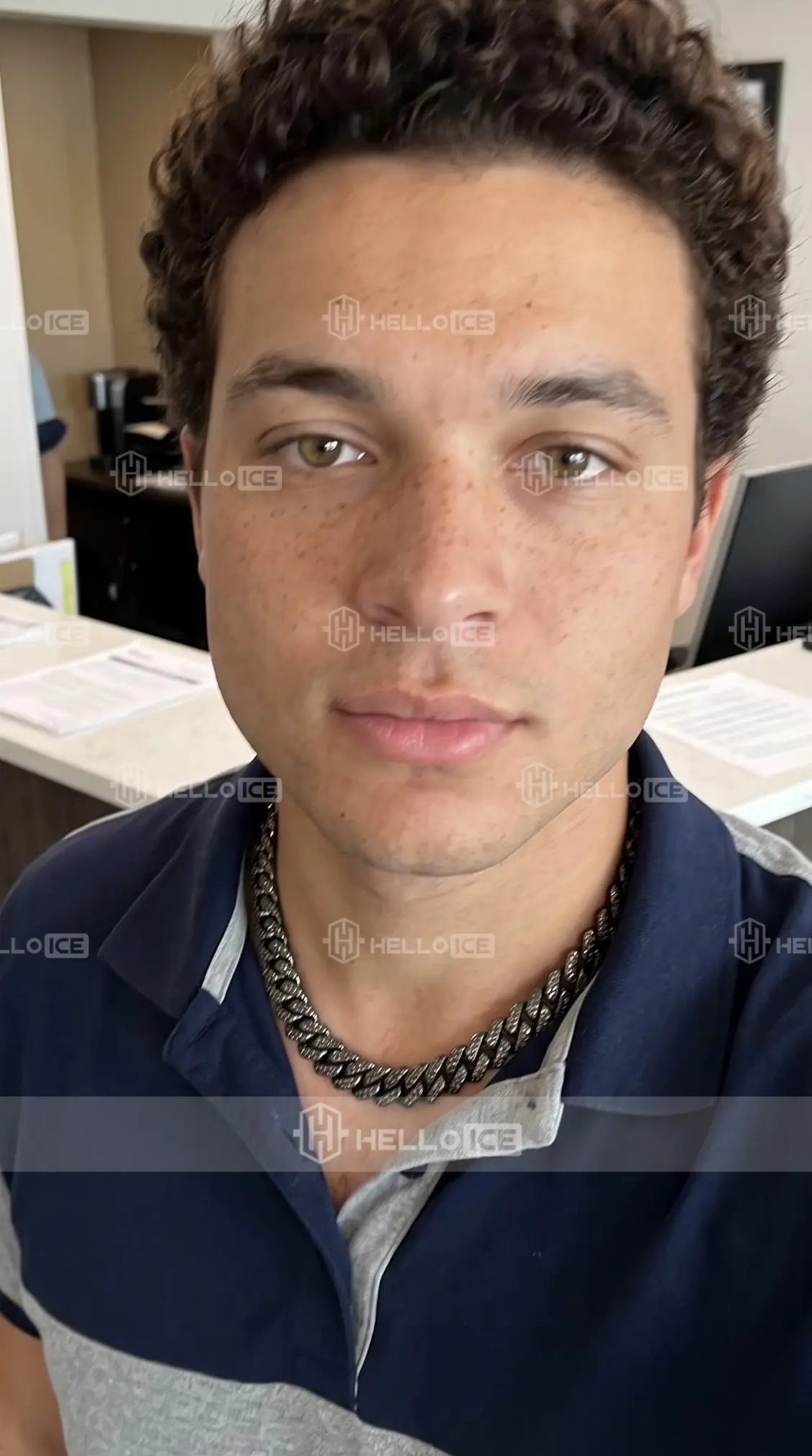 Helloice Review Image