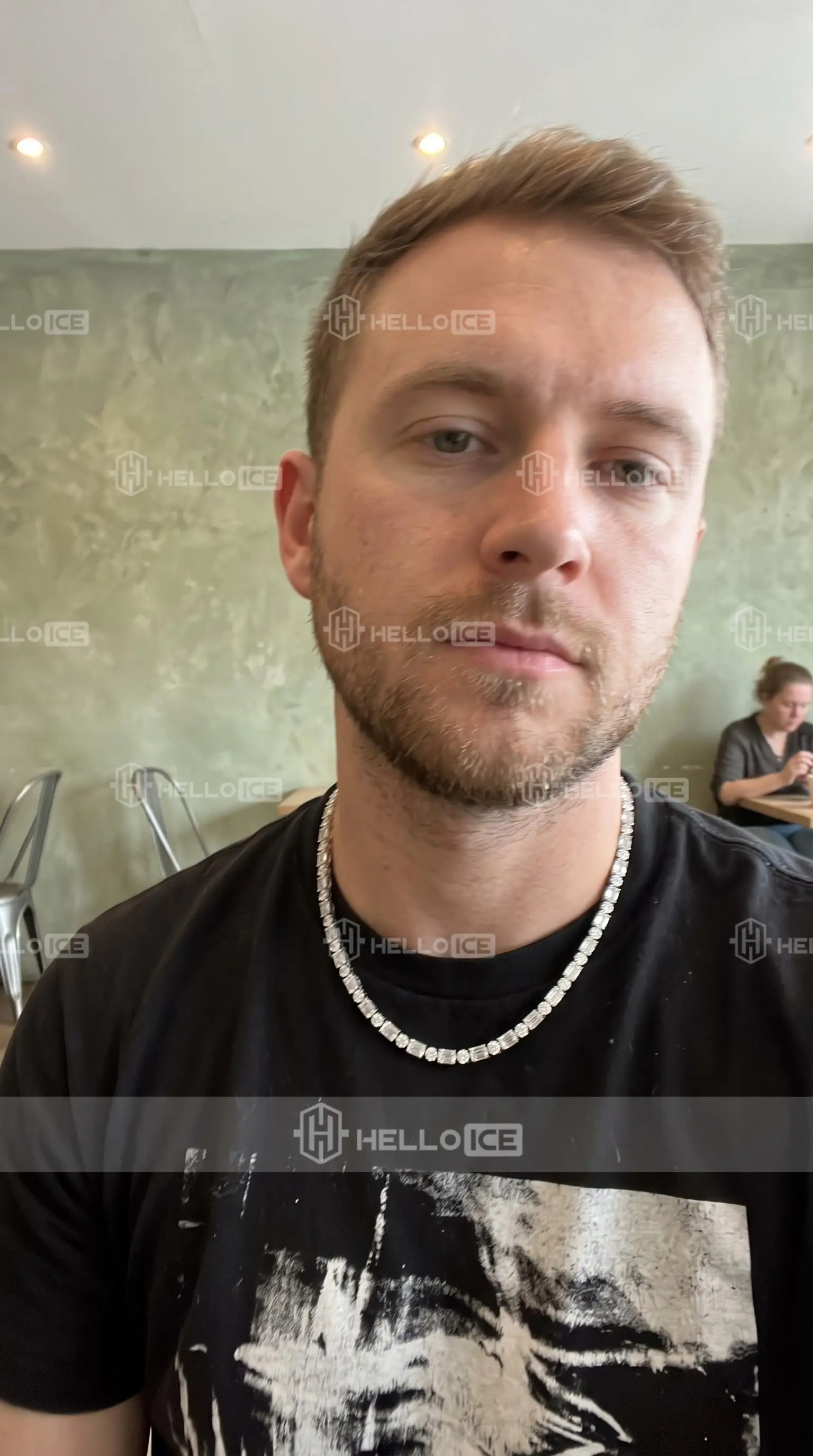 Helloice Review Image