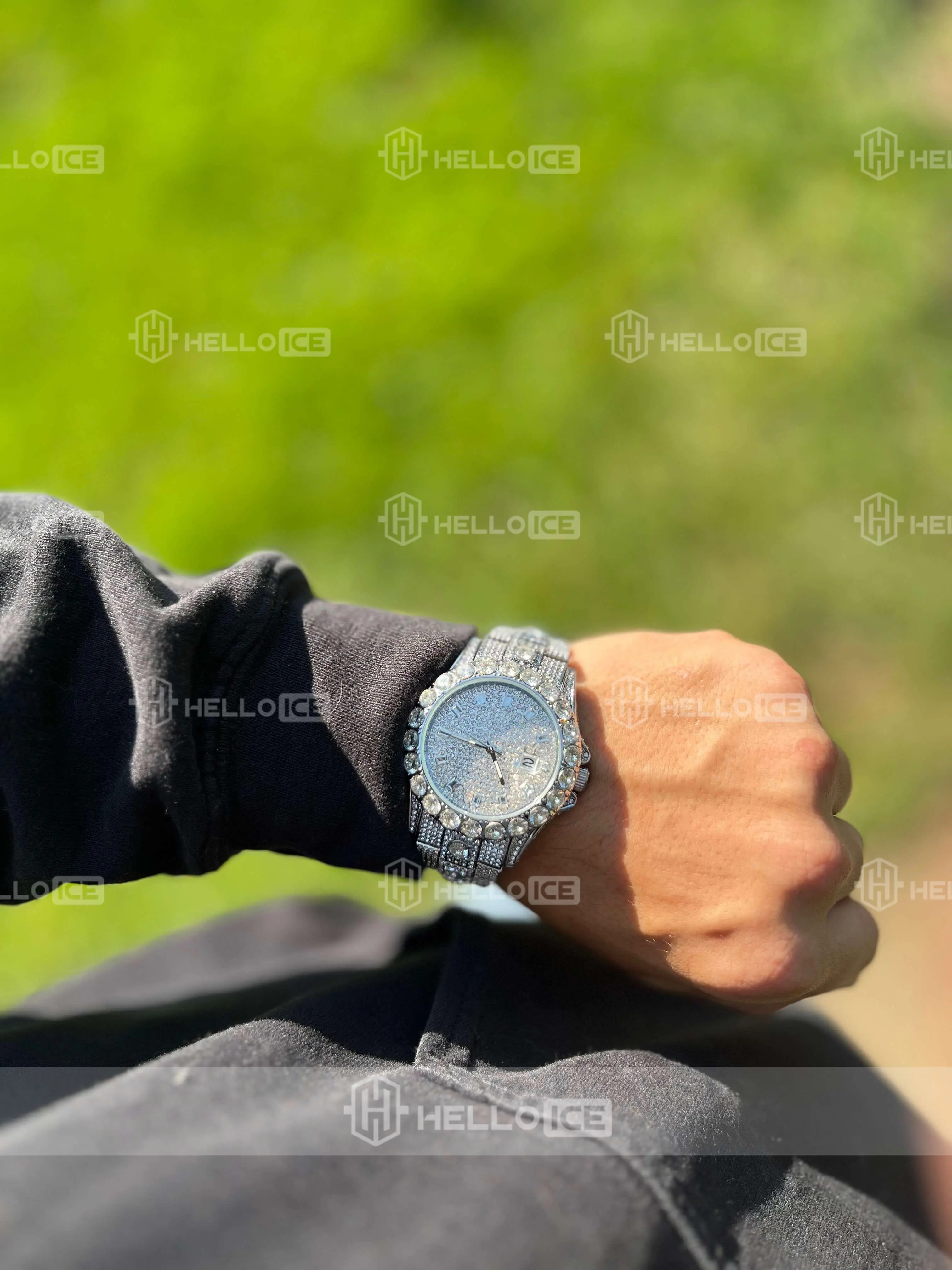 Helloice Review Image