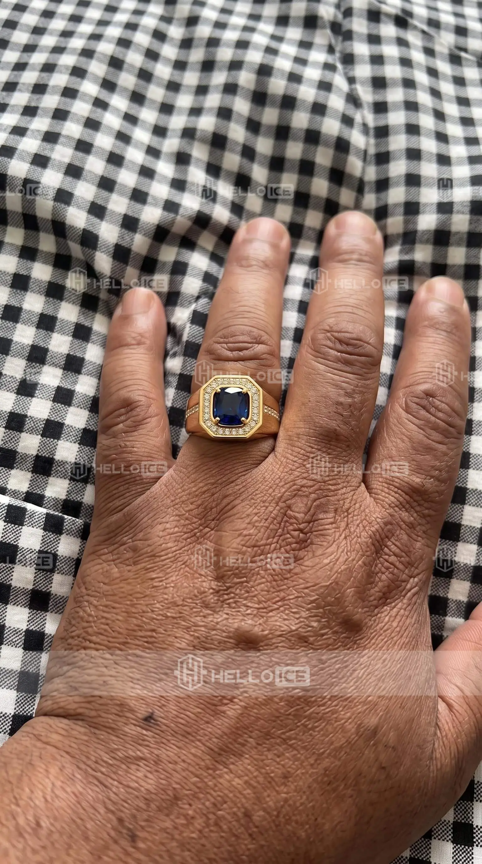 Helloice Review Image