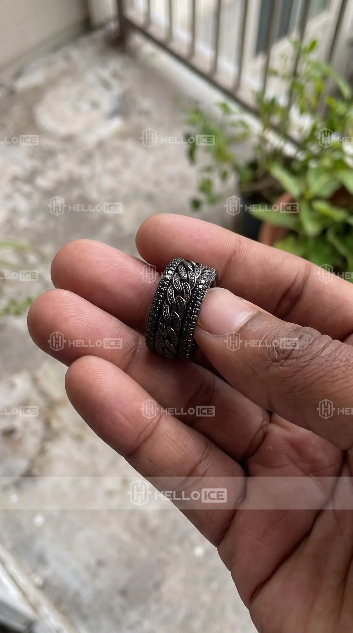 Helloice Review Image
