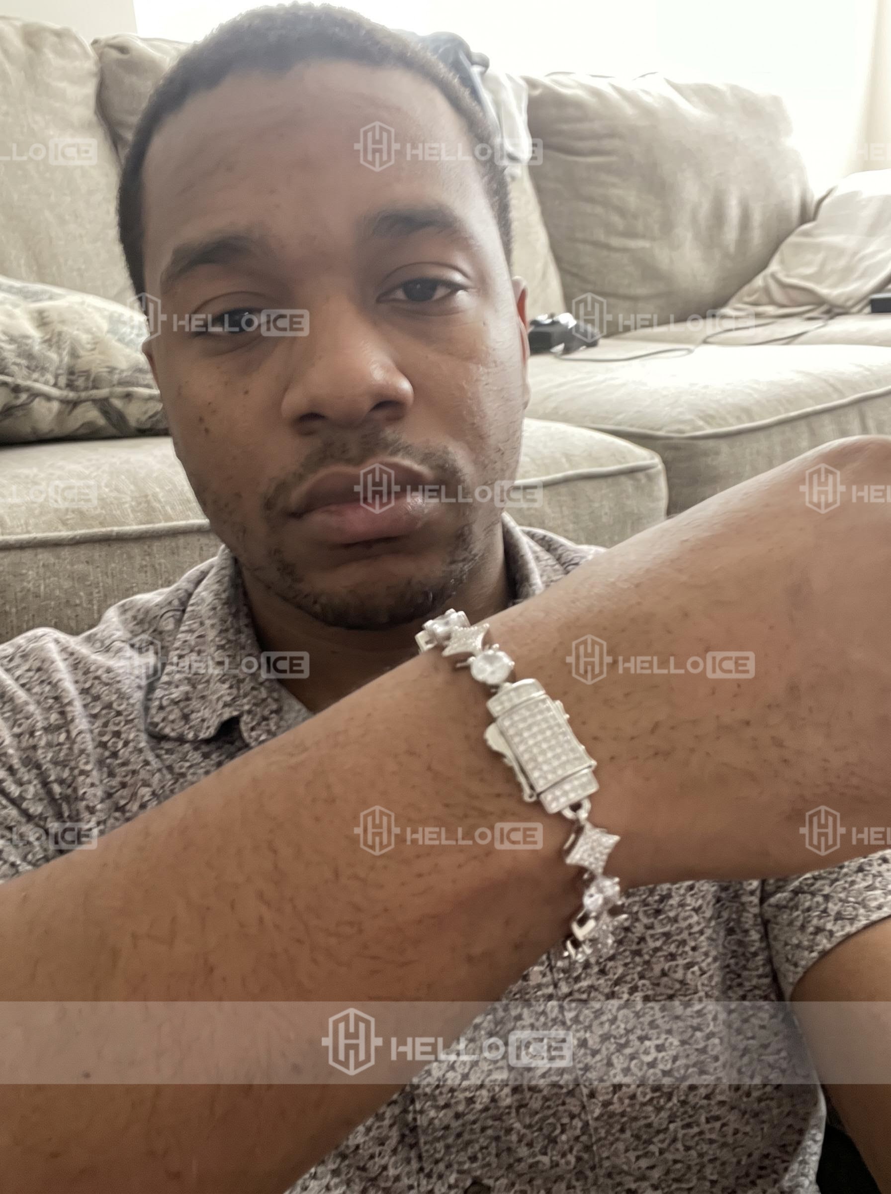 Helloice Review Image