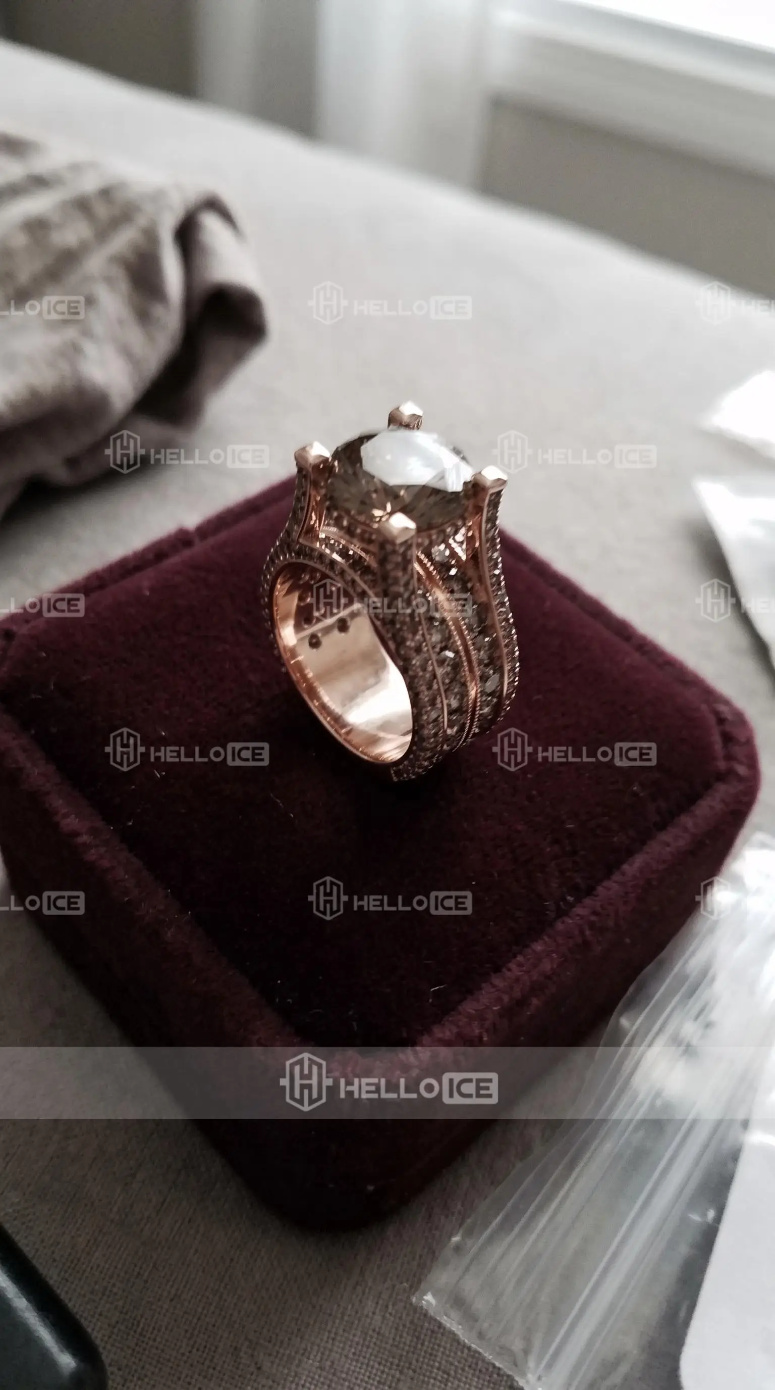 Helloice Review Image