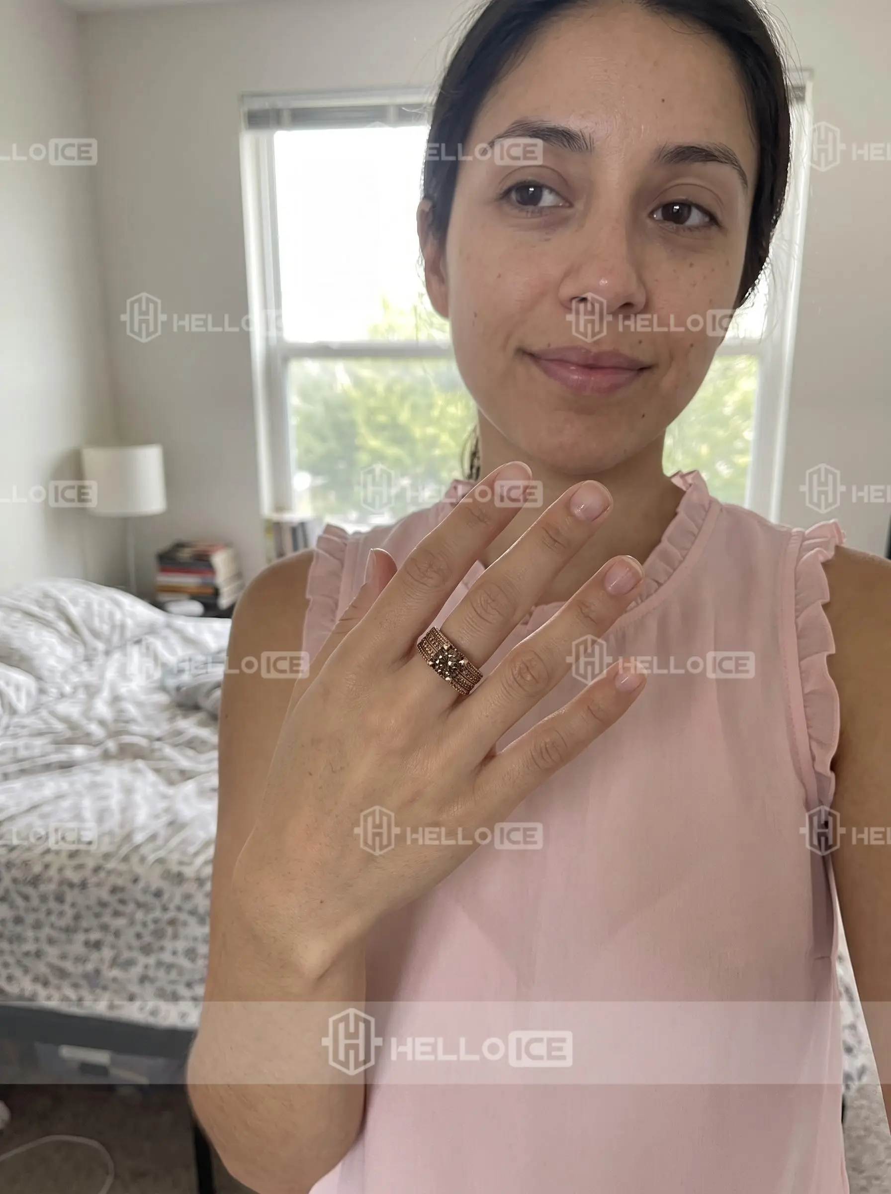 Helloice Review Image