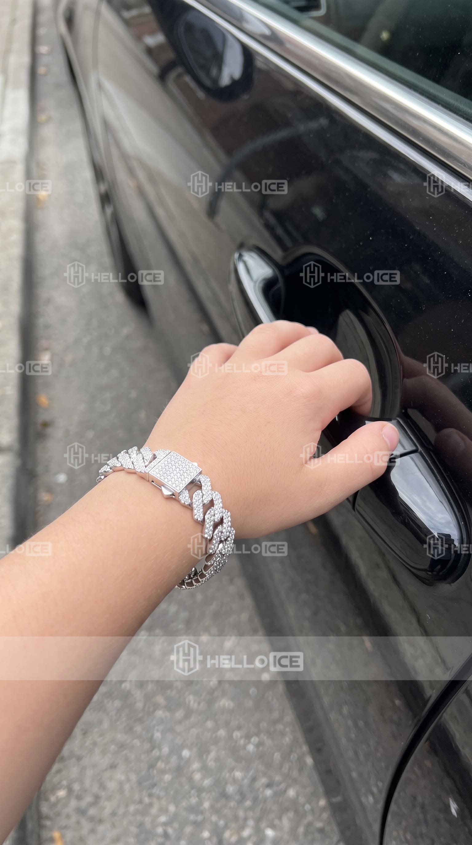 Helloice Review Image