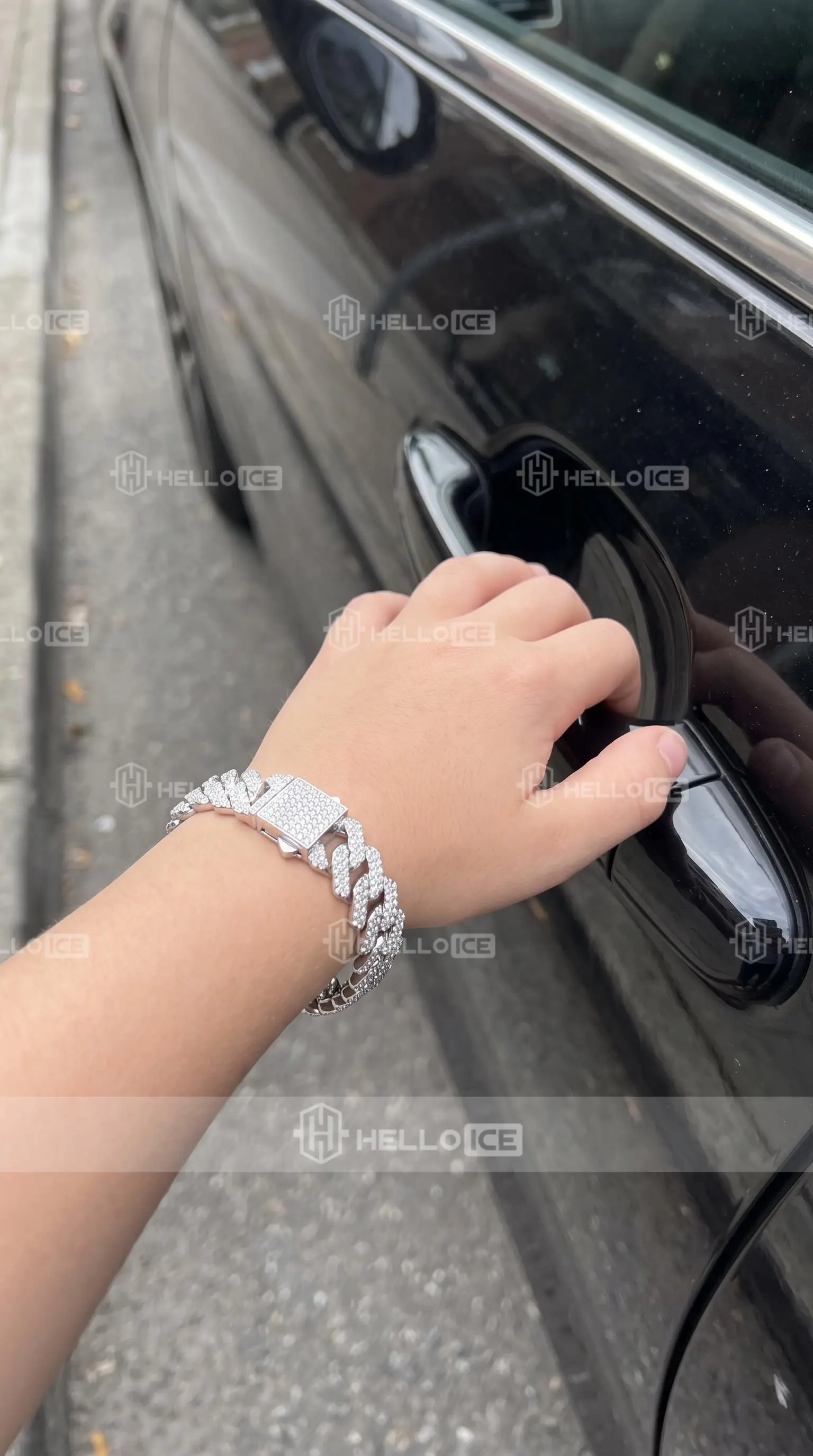 Helloice Review Image