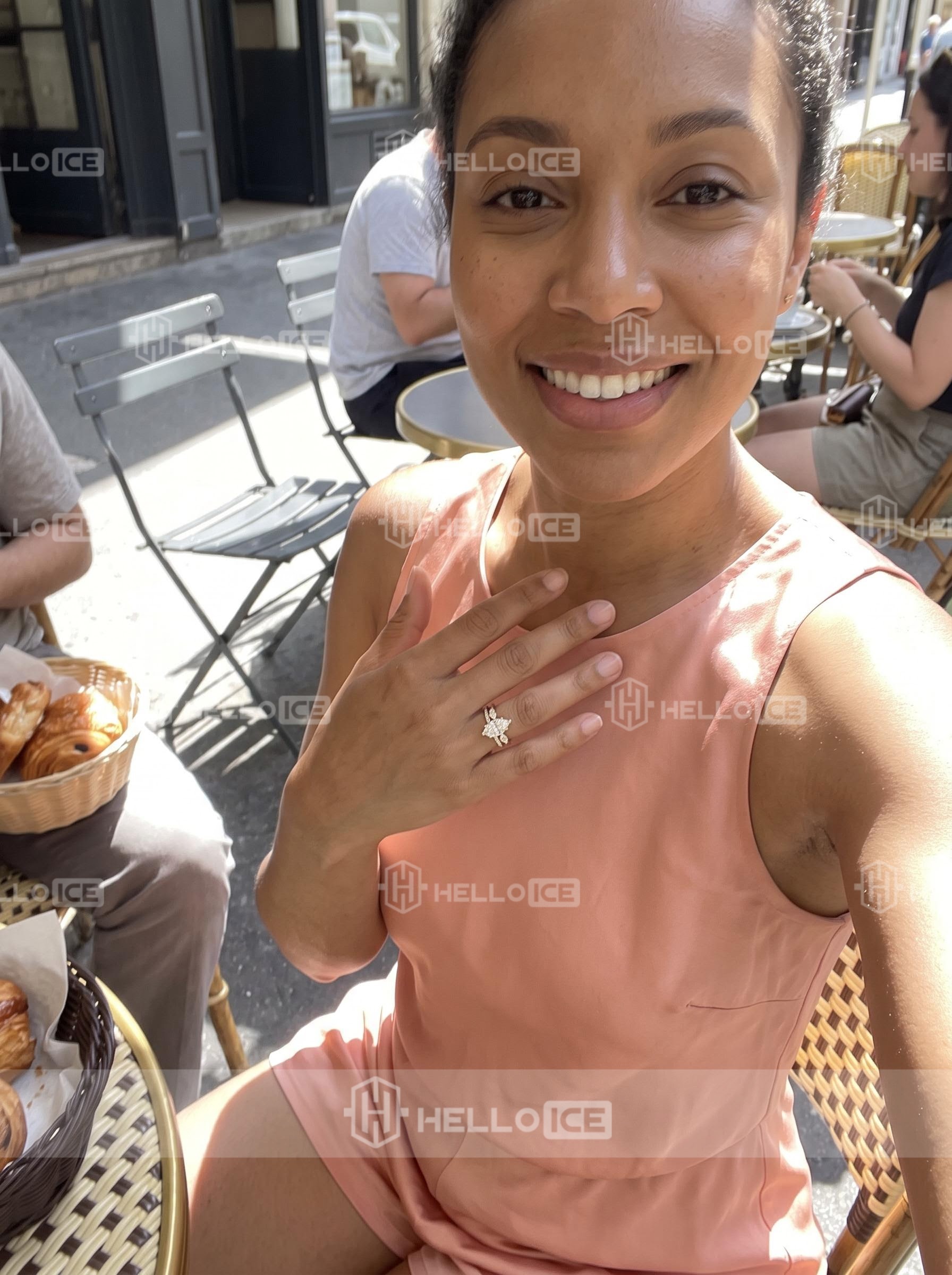 Helloice Review Image