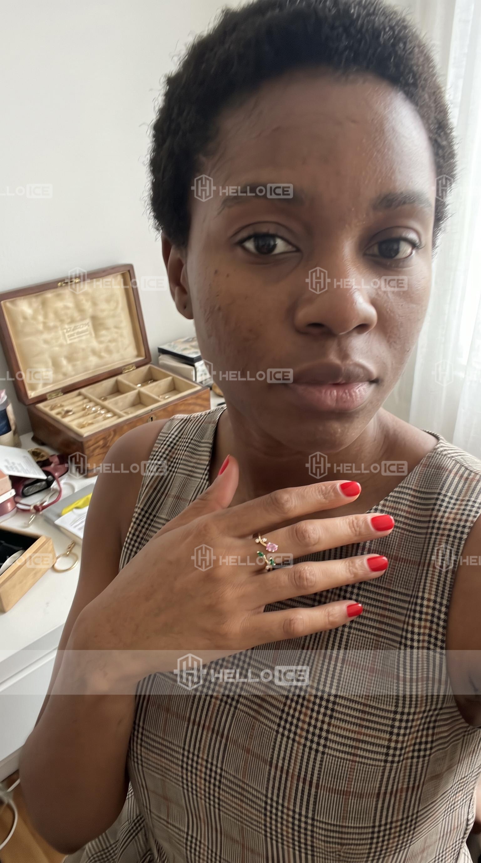Helloice Review Image