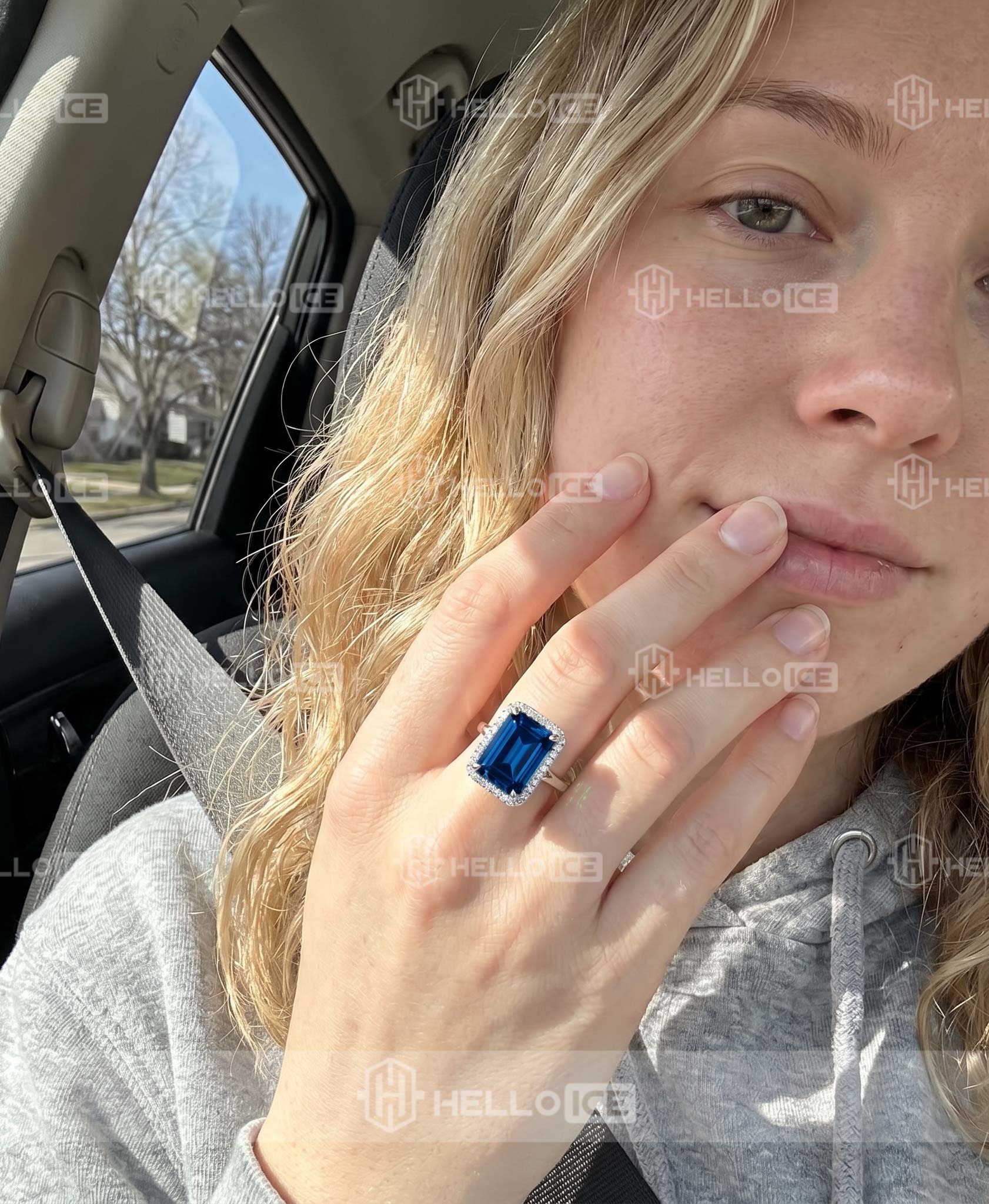 Helloice Review Image