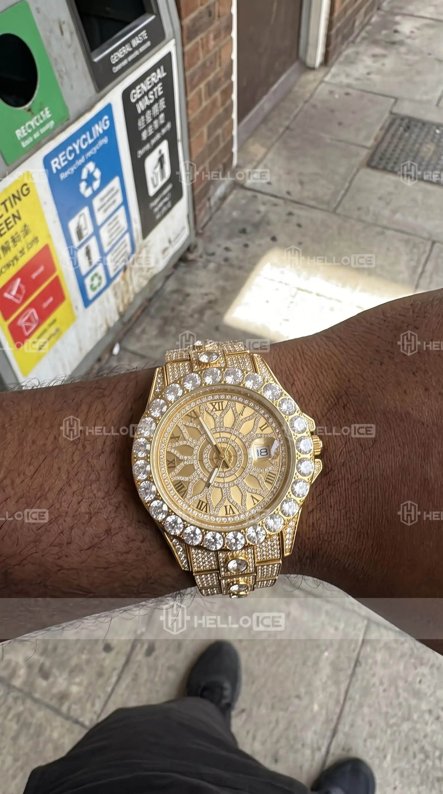 Helloice Review Image
