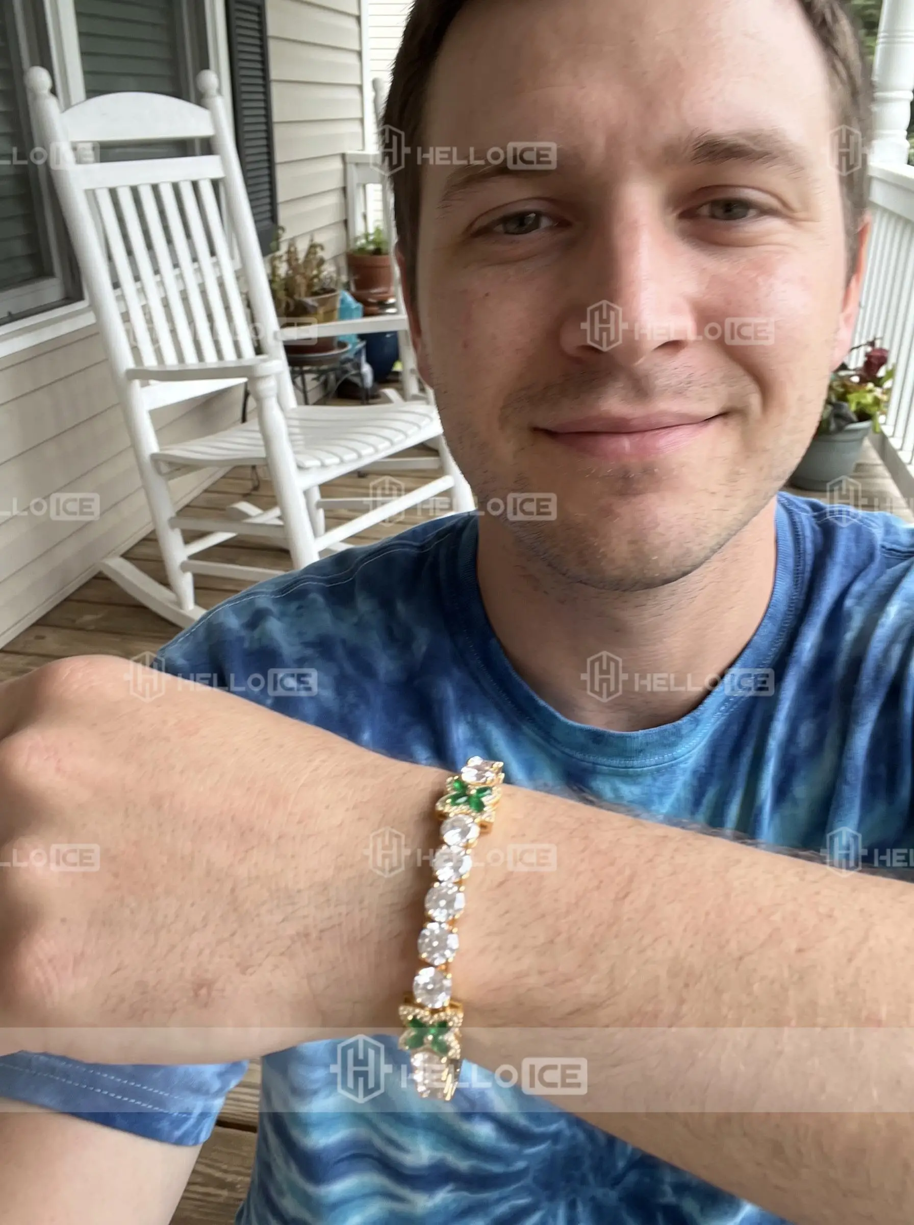 Helloice Review Image