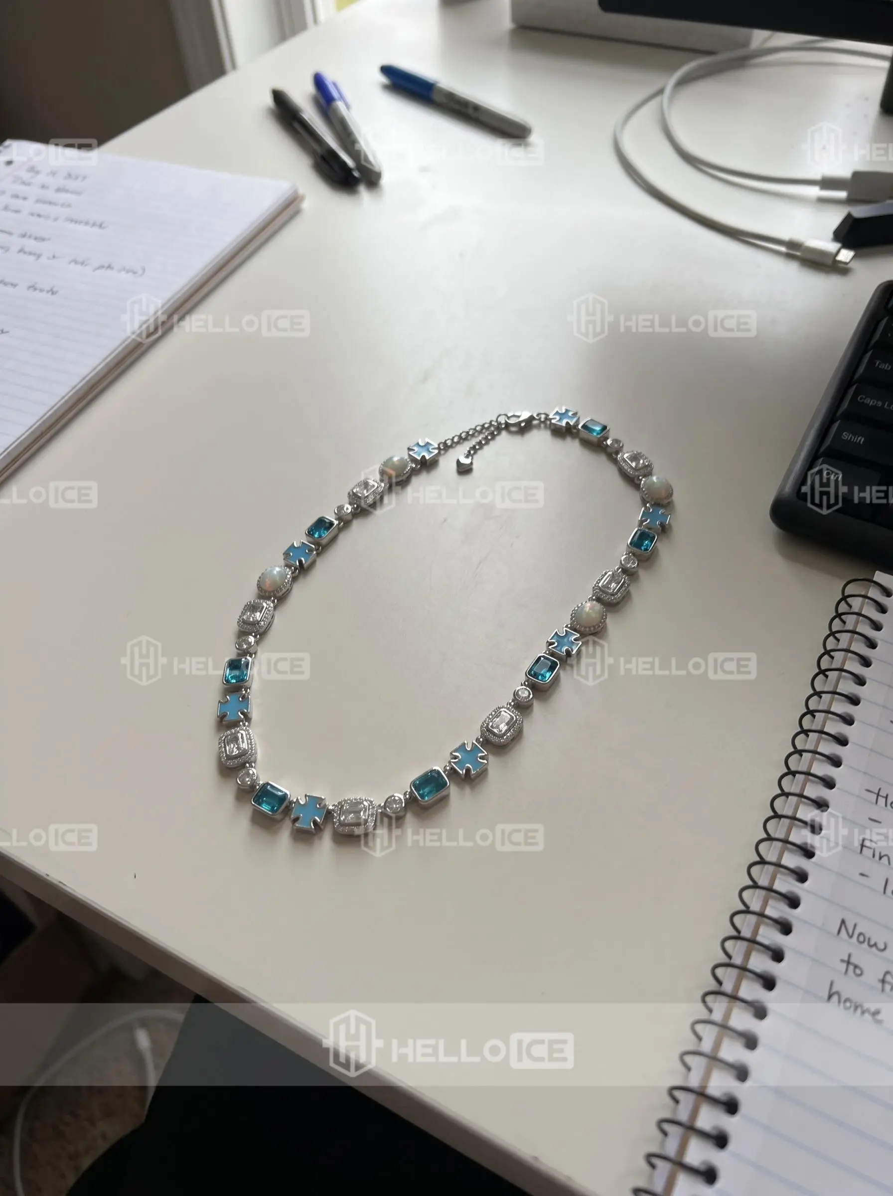 Helloice Review Image