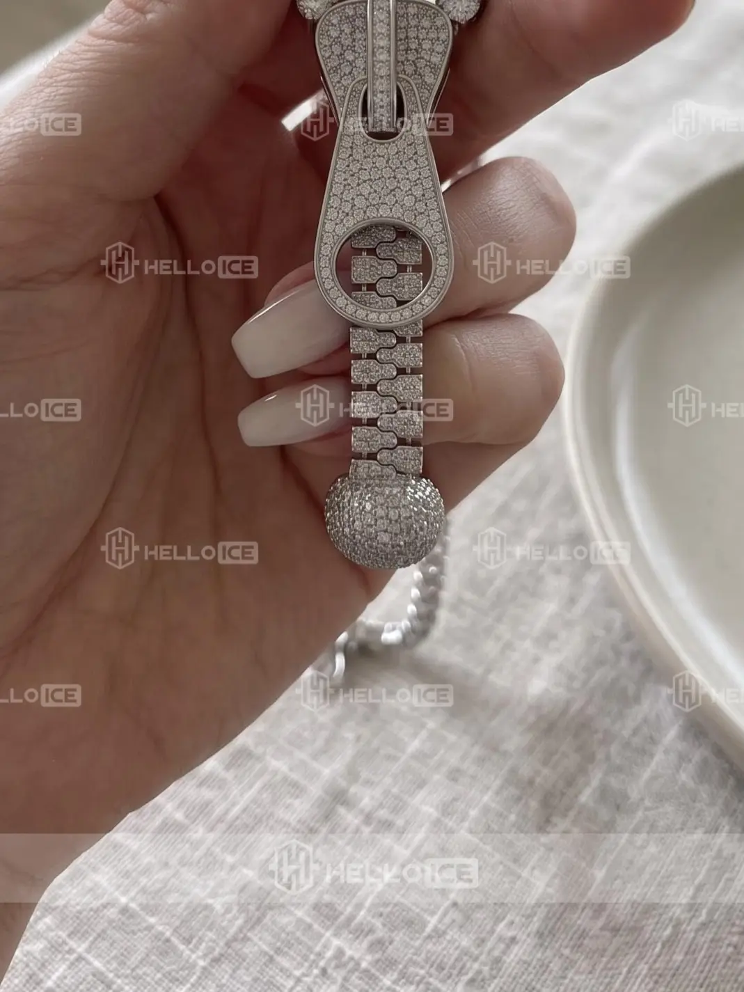 Helloice Review Image