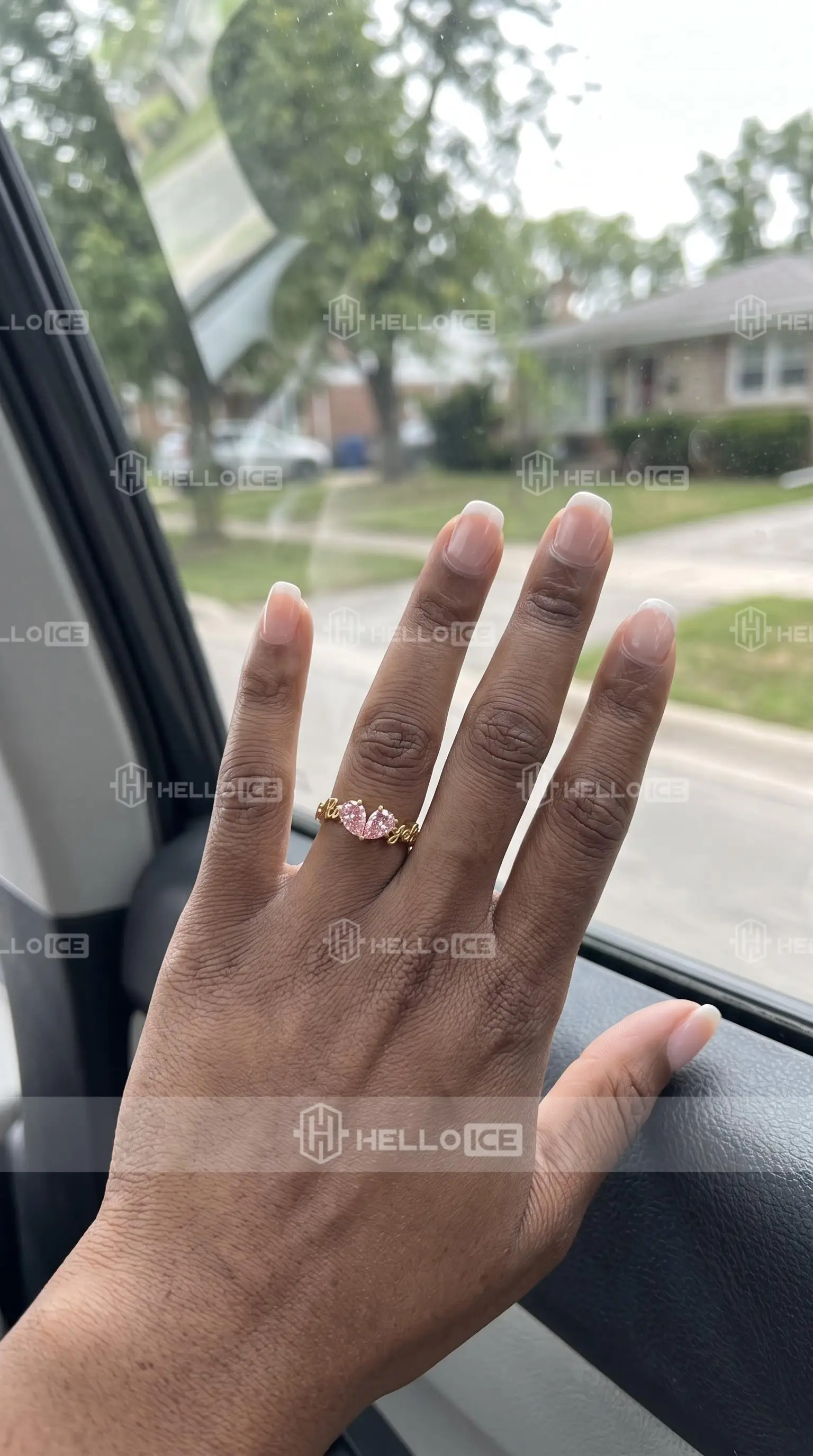 Helloice Review Image
