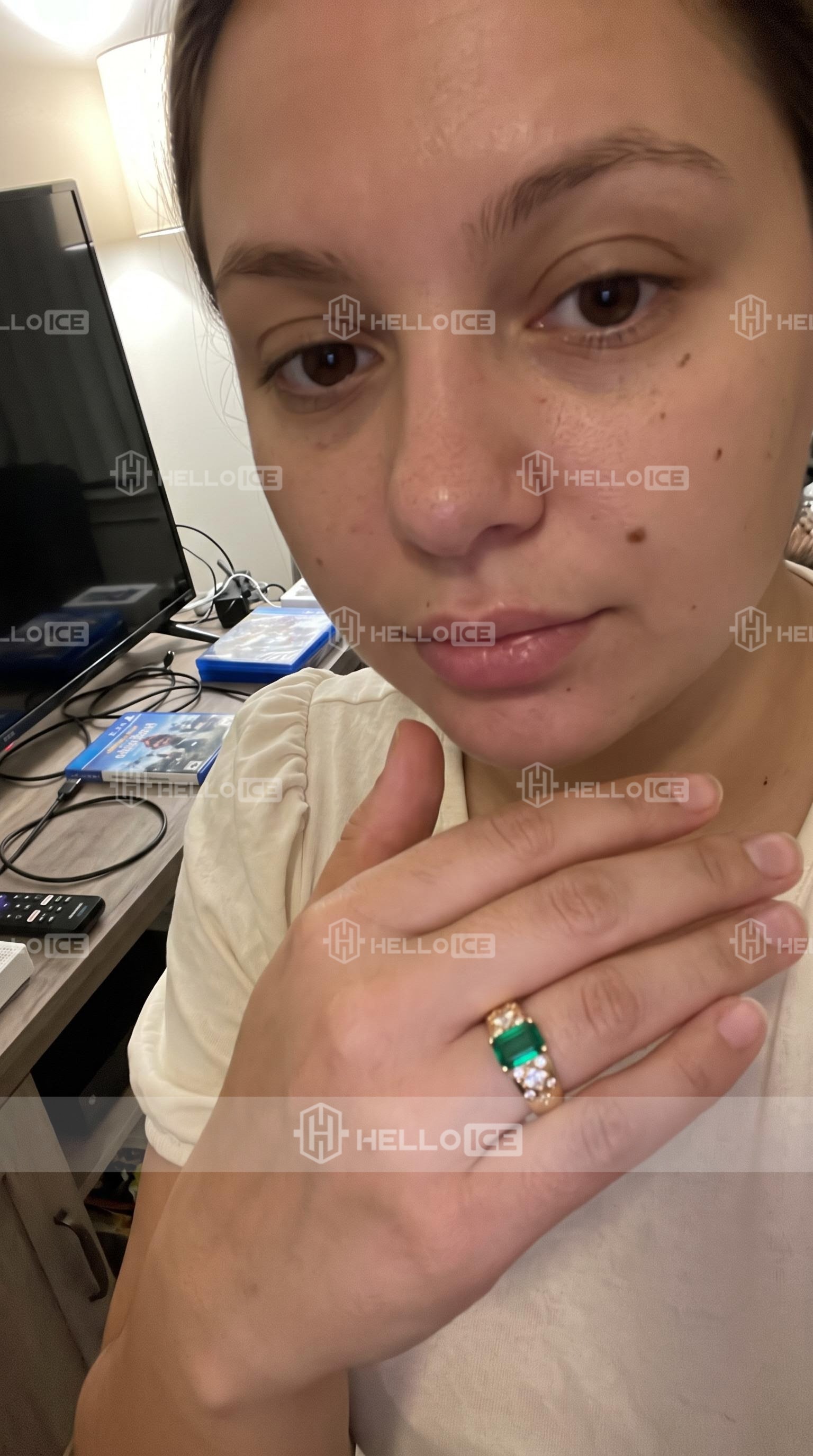 Helloice Review Image