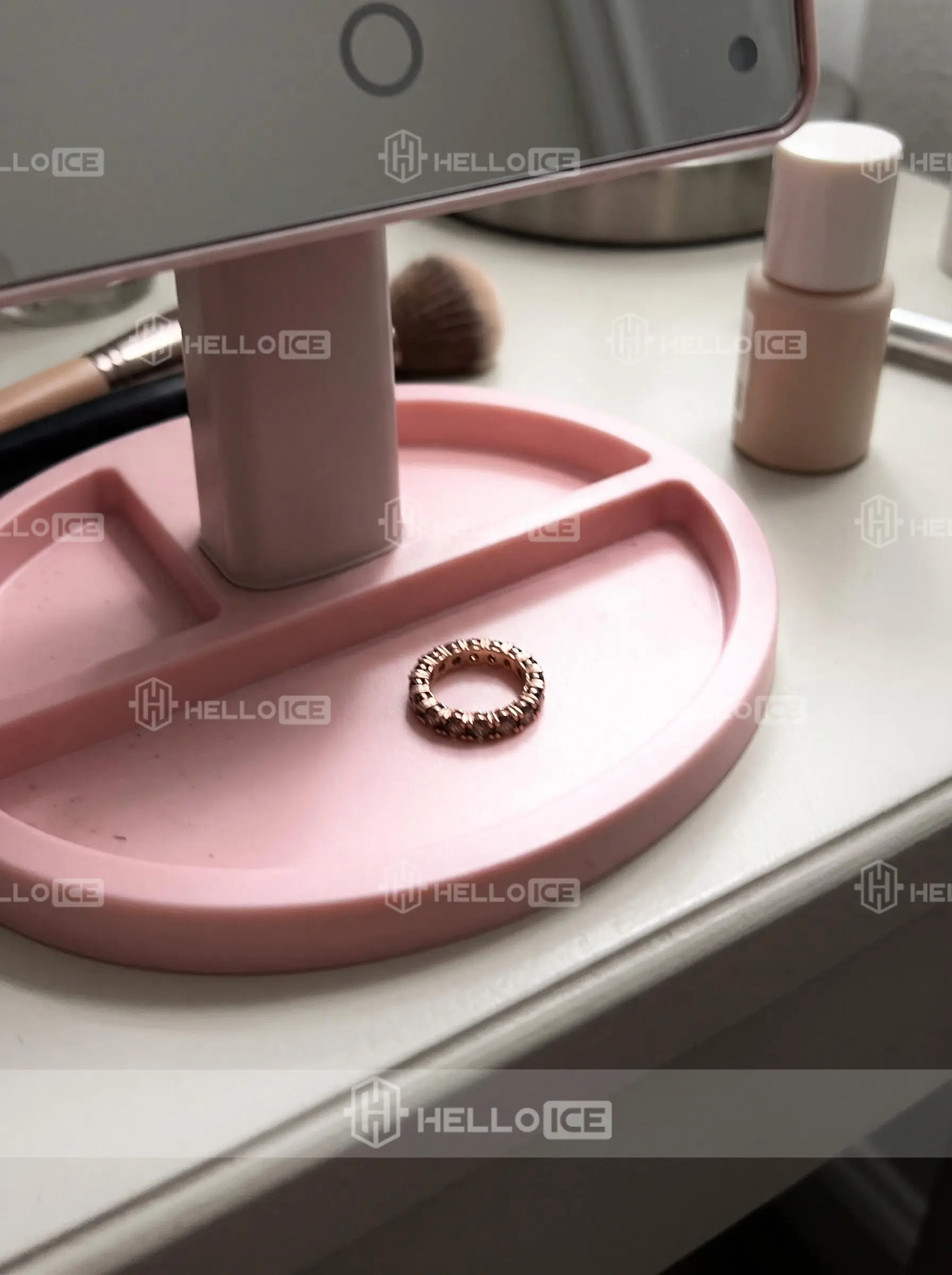 Helloice Review Image