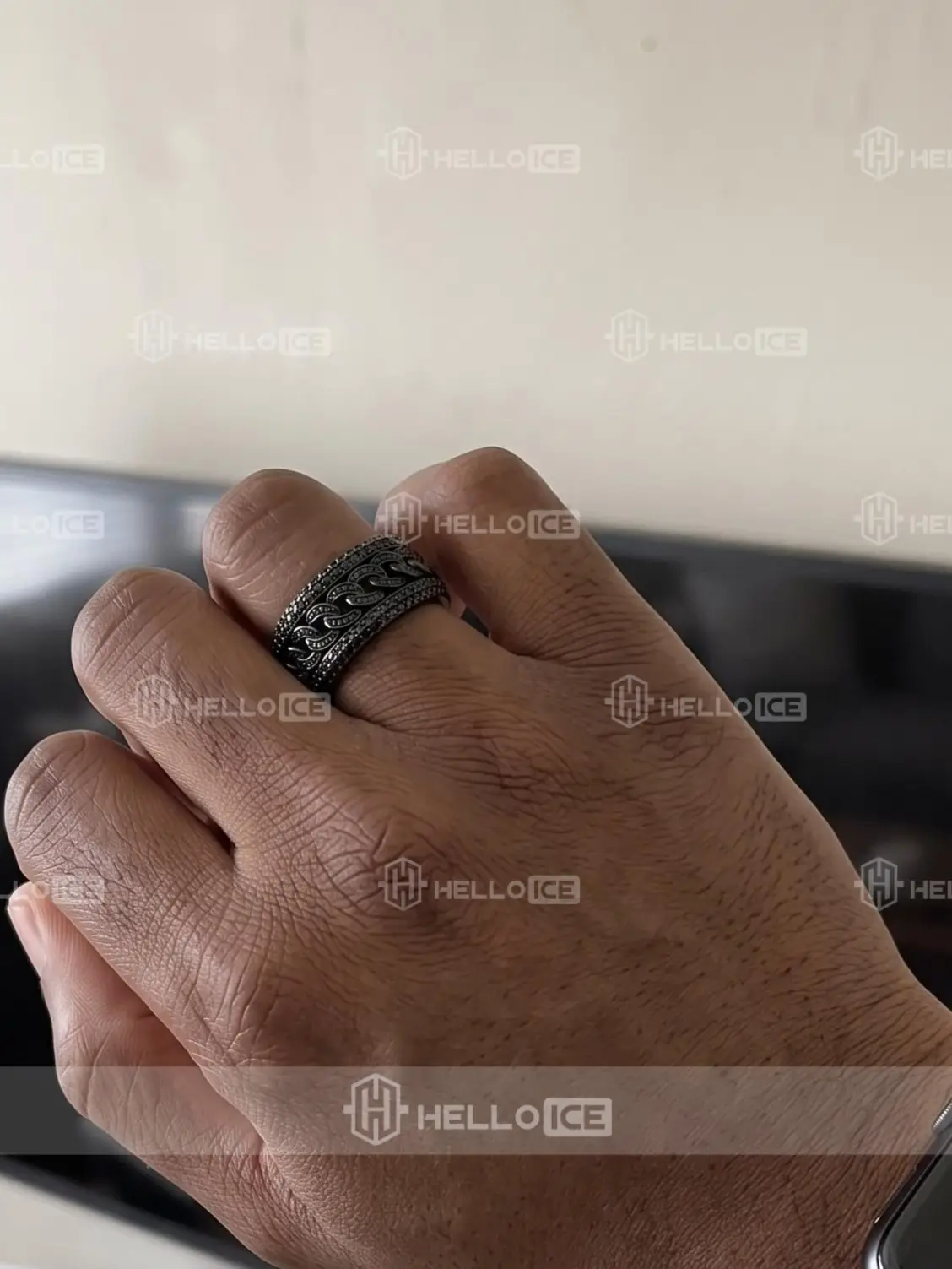 Helloice Review Image