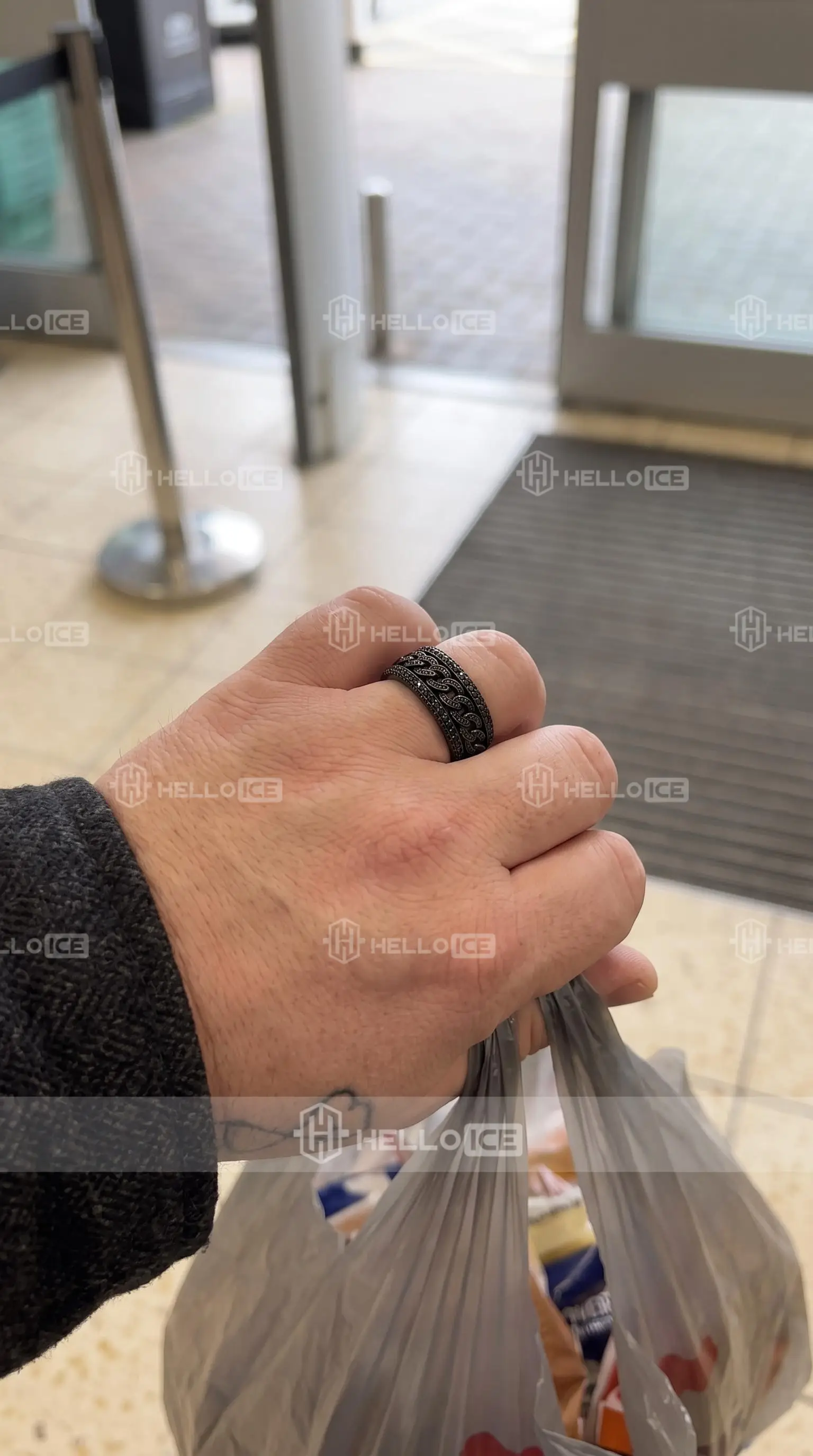 Helloice Review Image