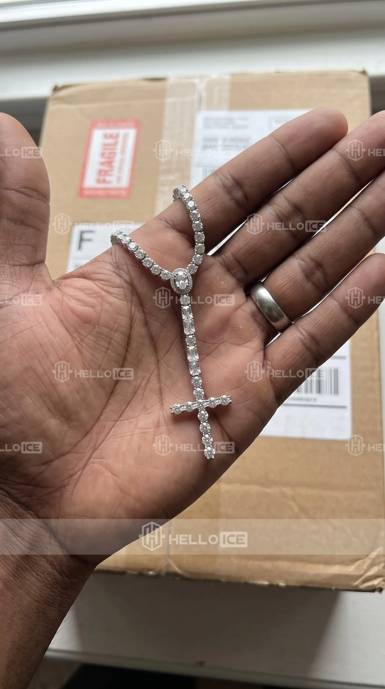 Helloice Review Image