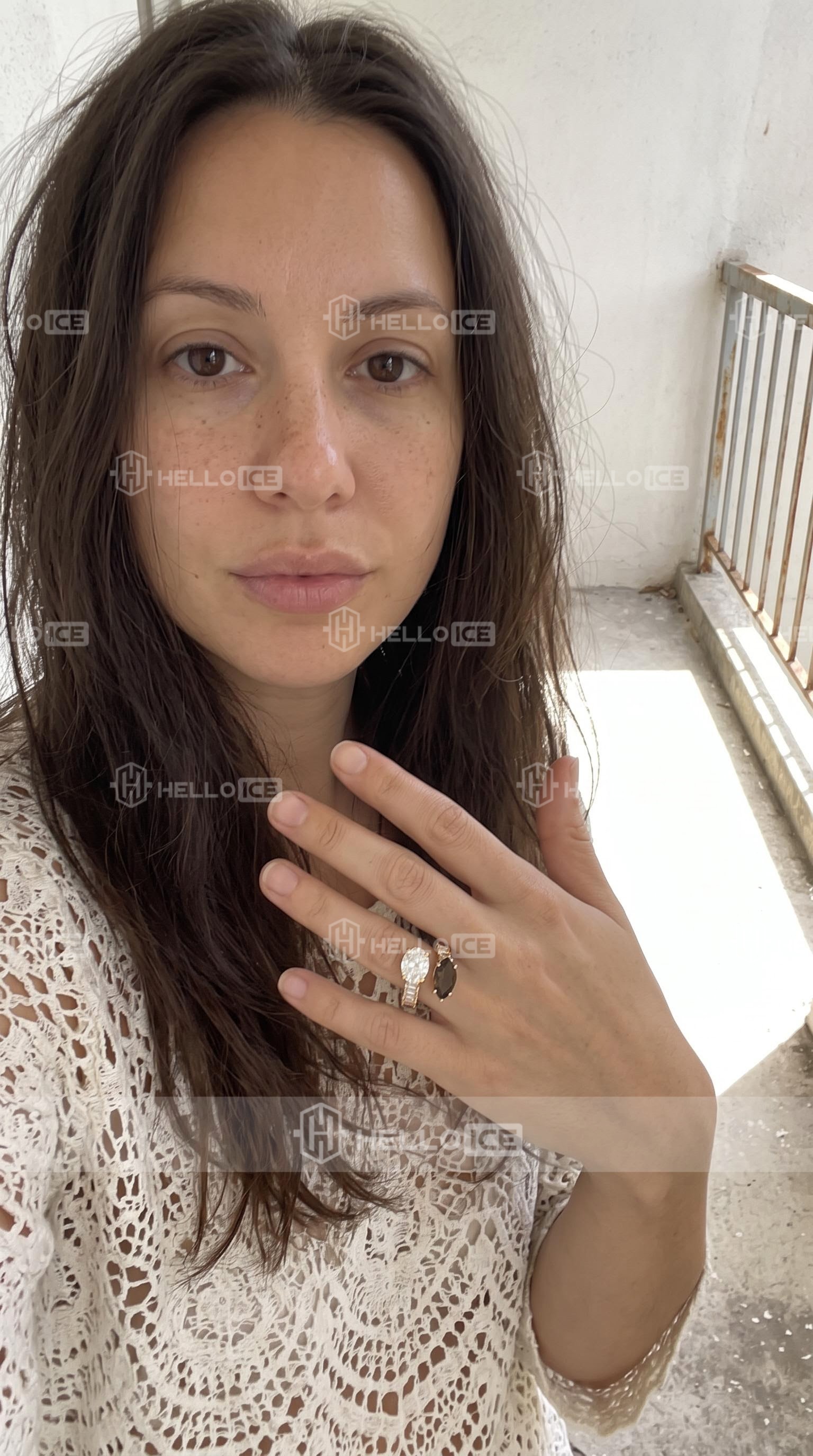 Helloice Review Image