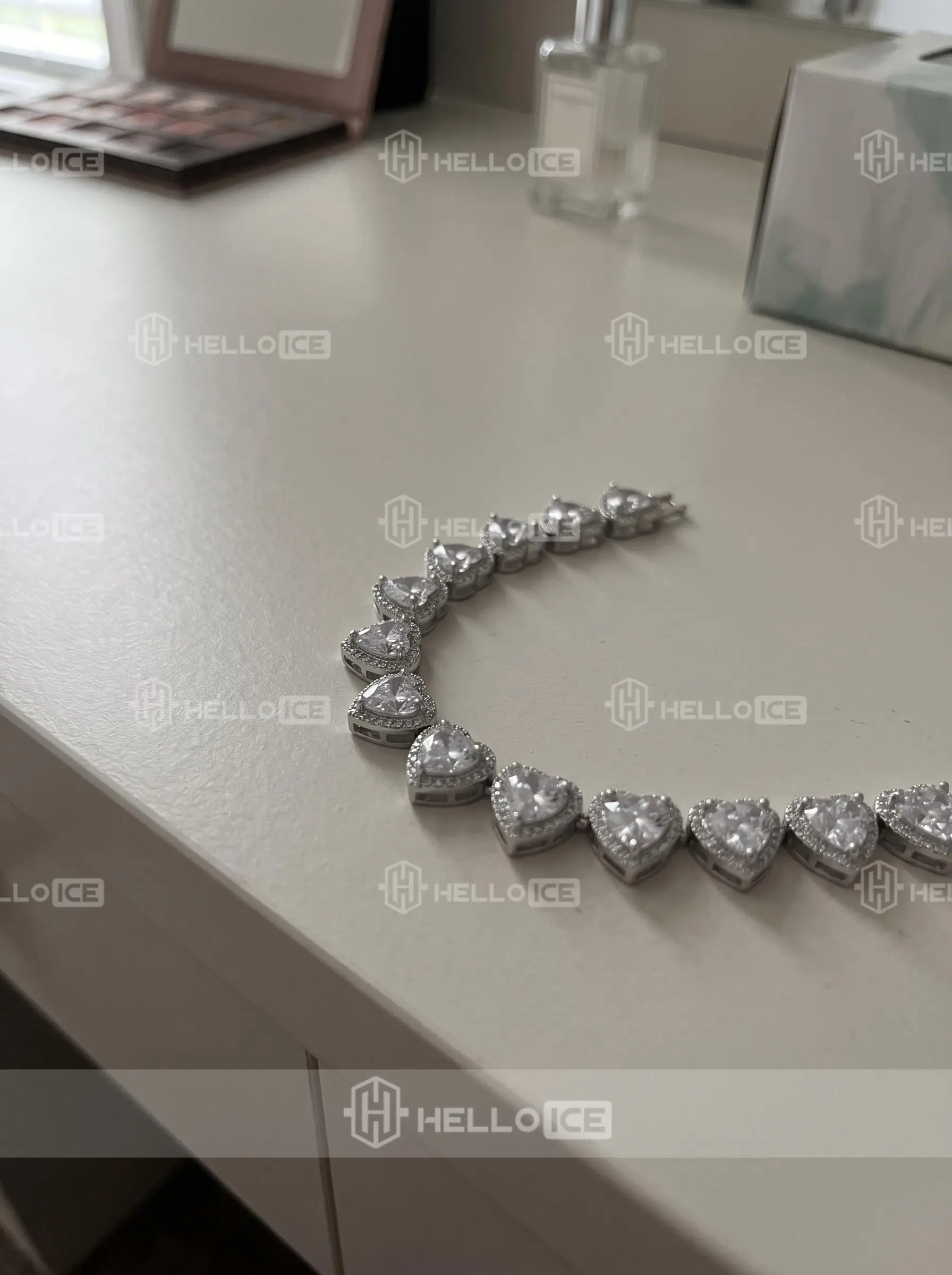 Helloice Review Image
