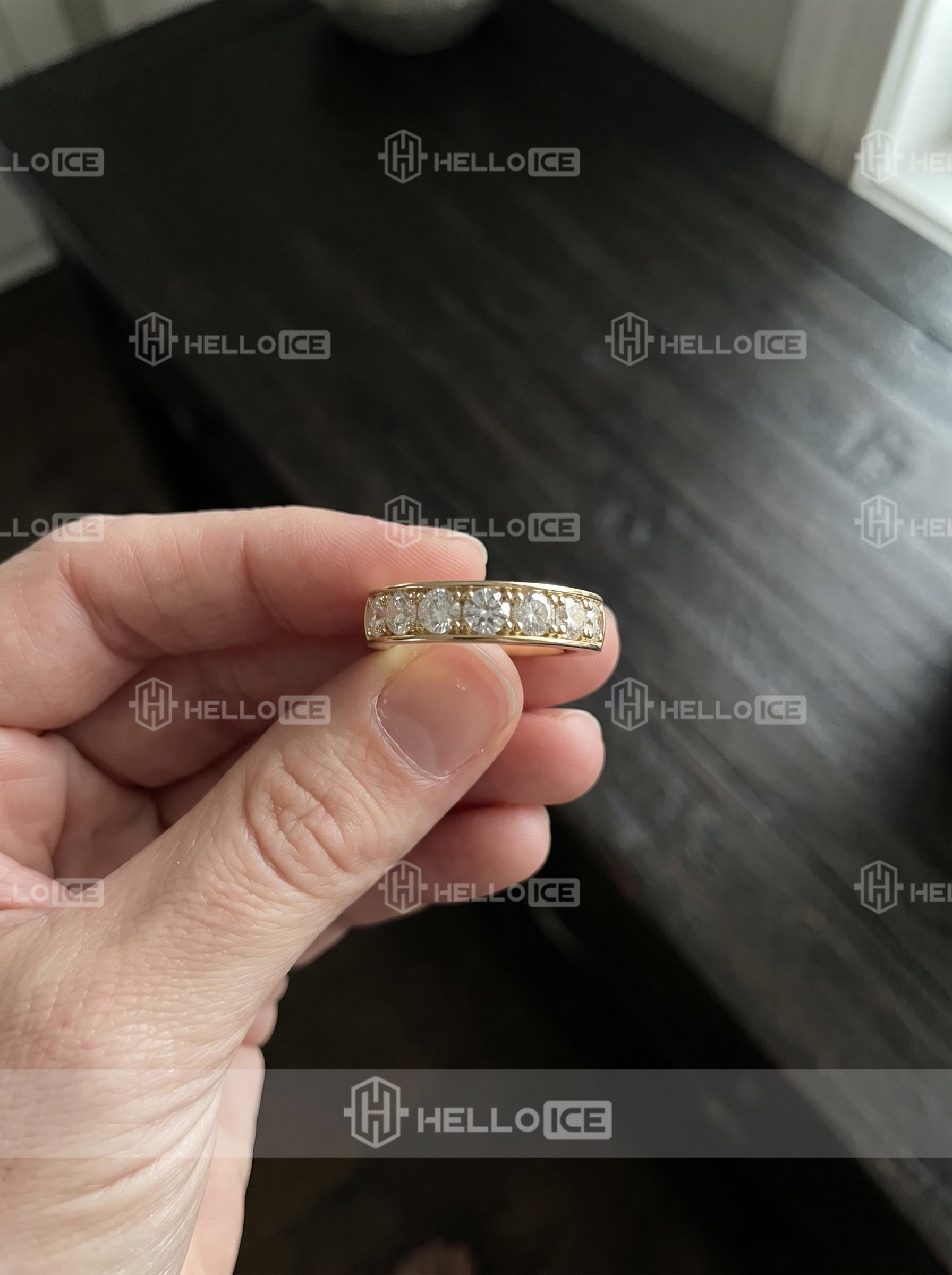 Helloice Review Image