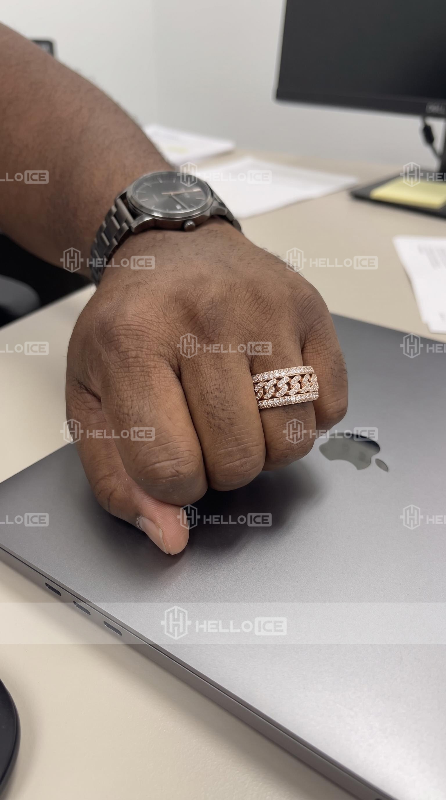 Helloice Review Image