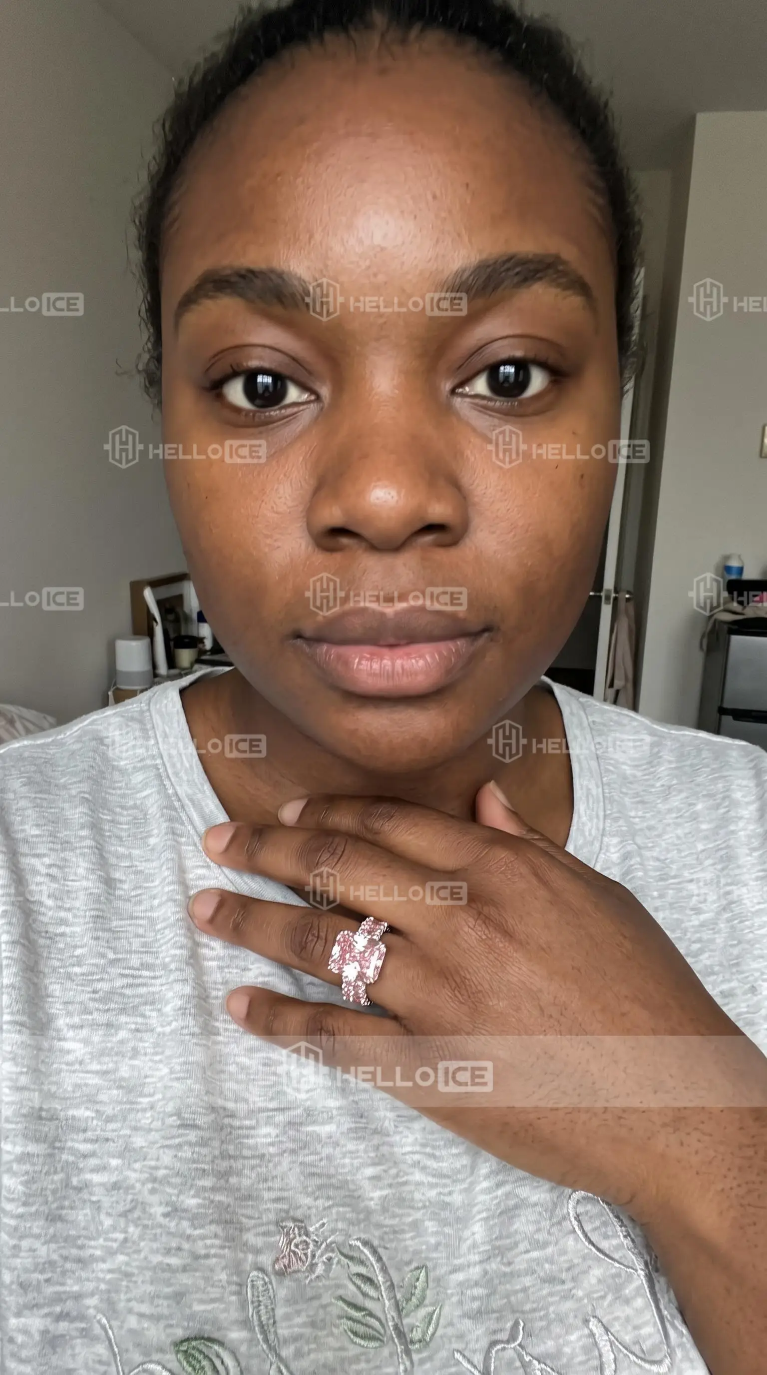 Helloice Review Image