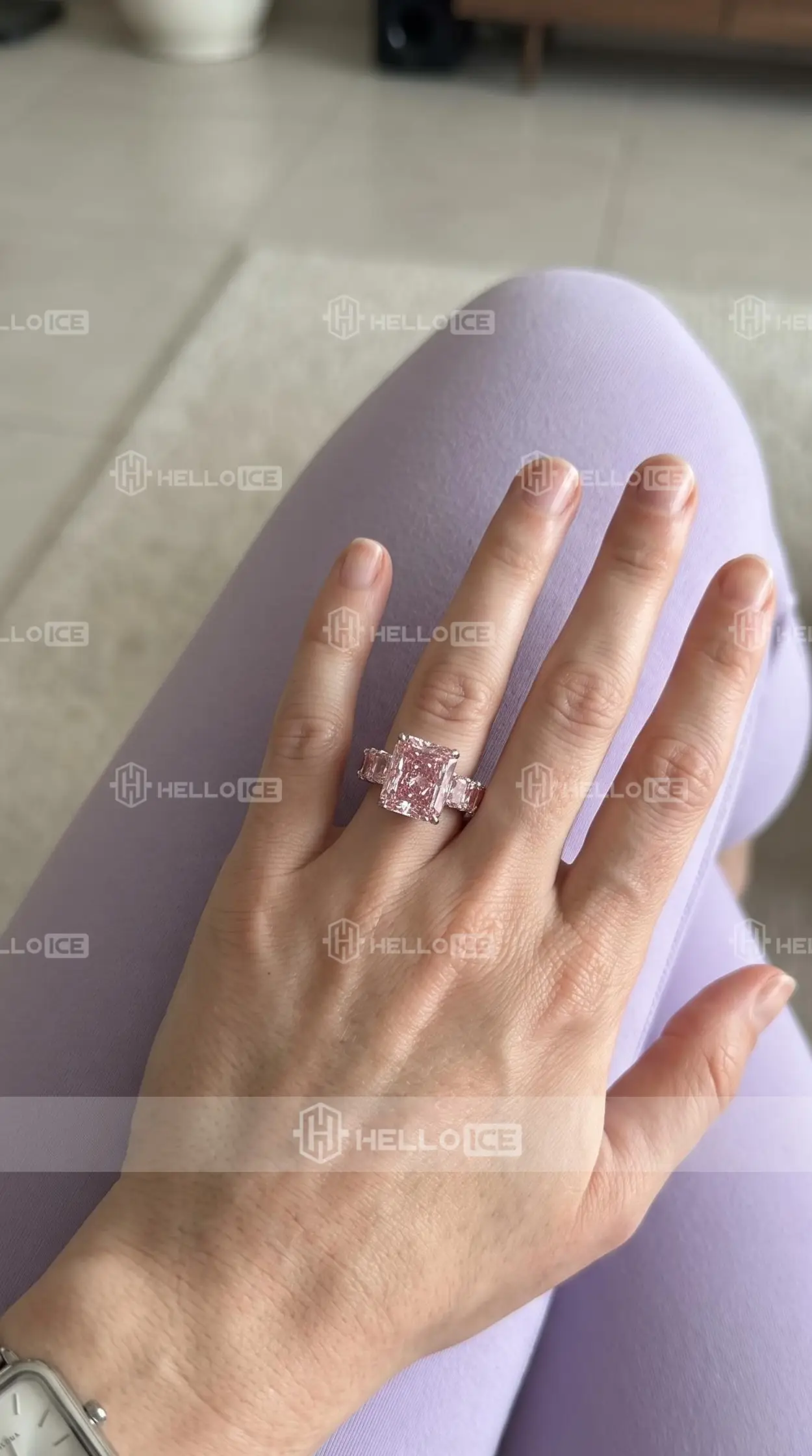Helloice Review Image