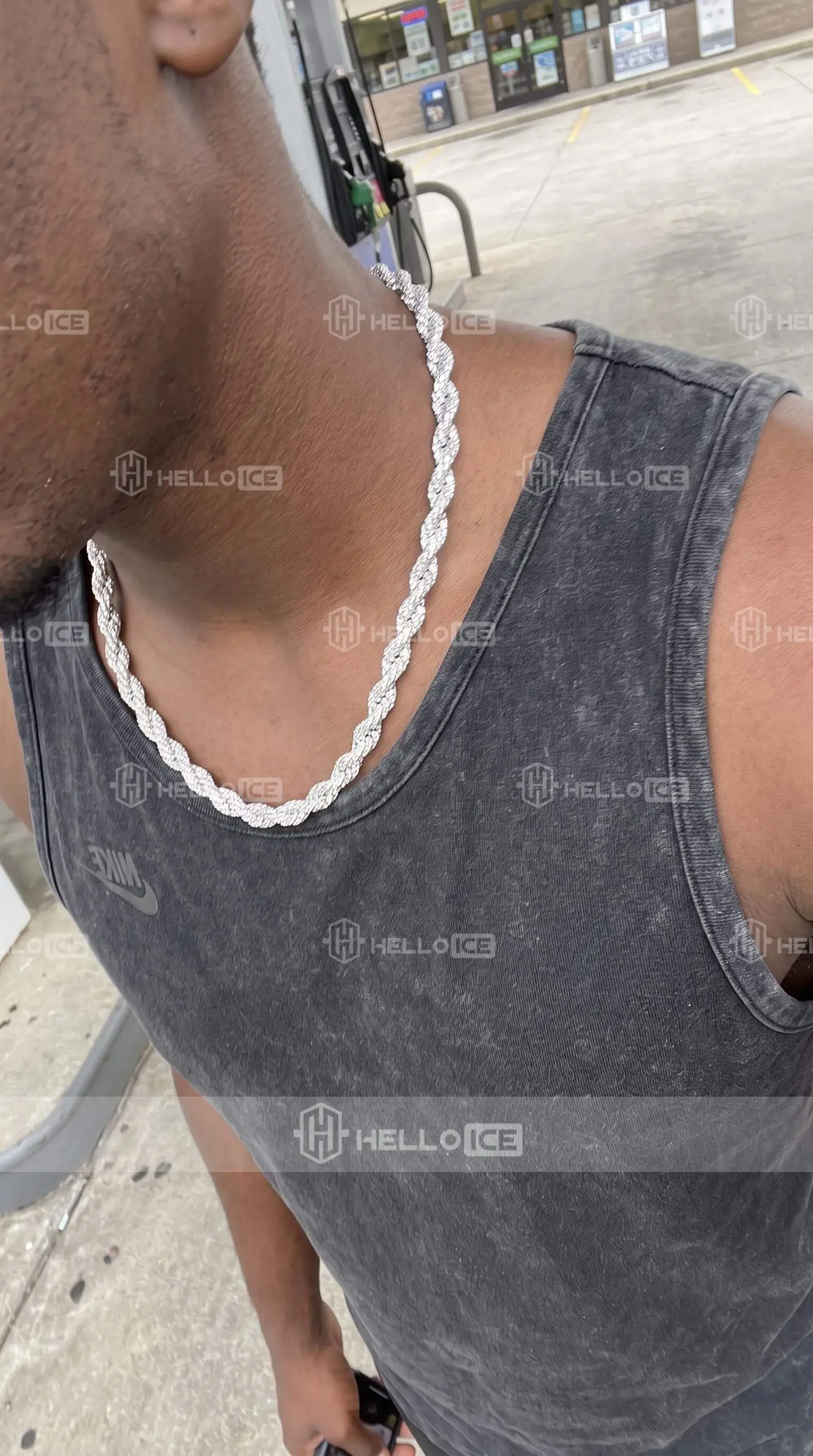 Helloice Review Image
