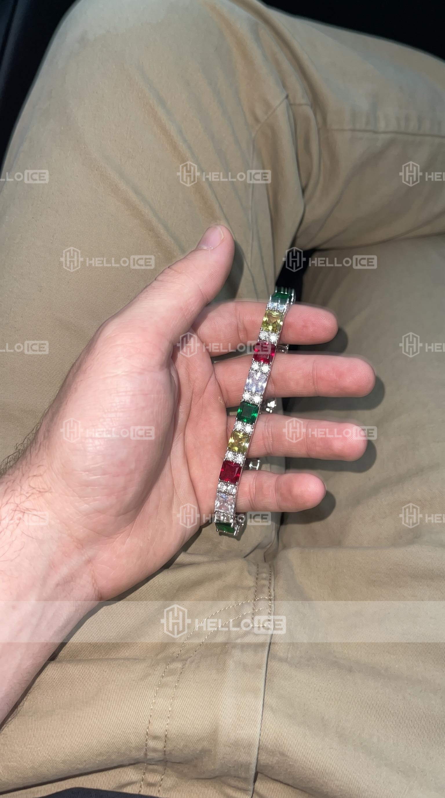 Helloice Review Image