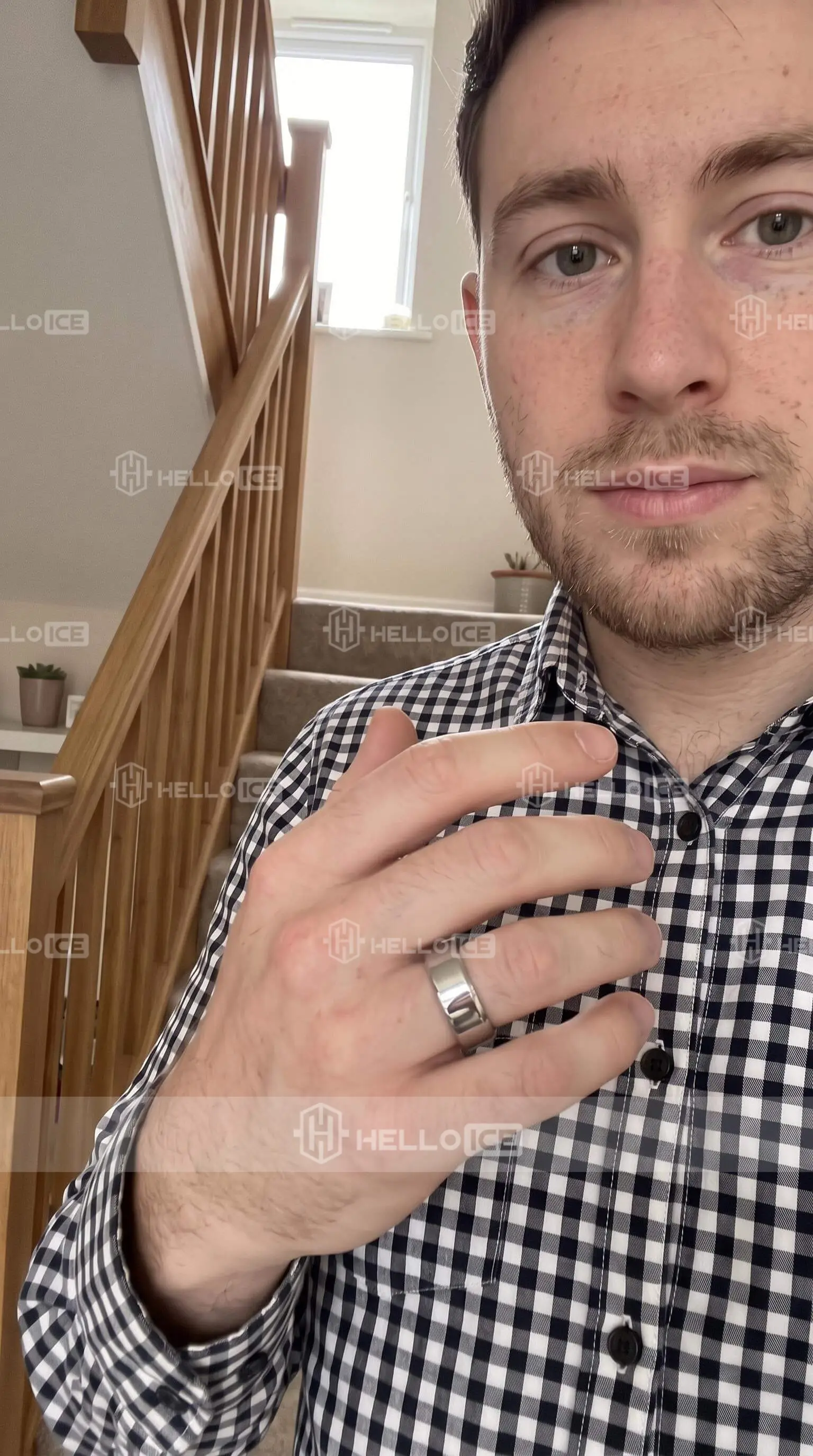 Helloice Review Image